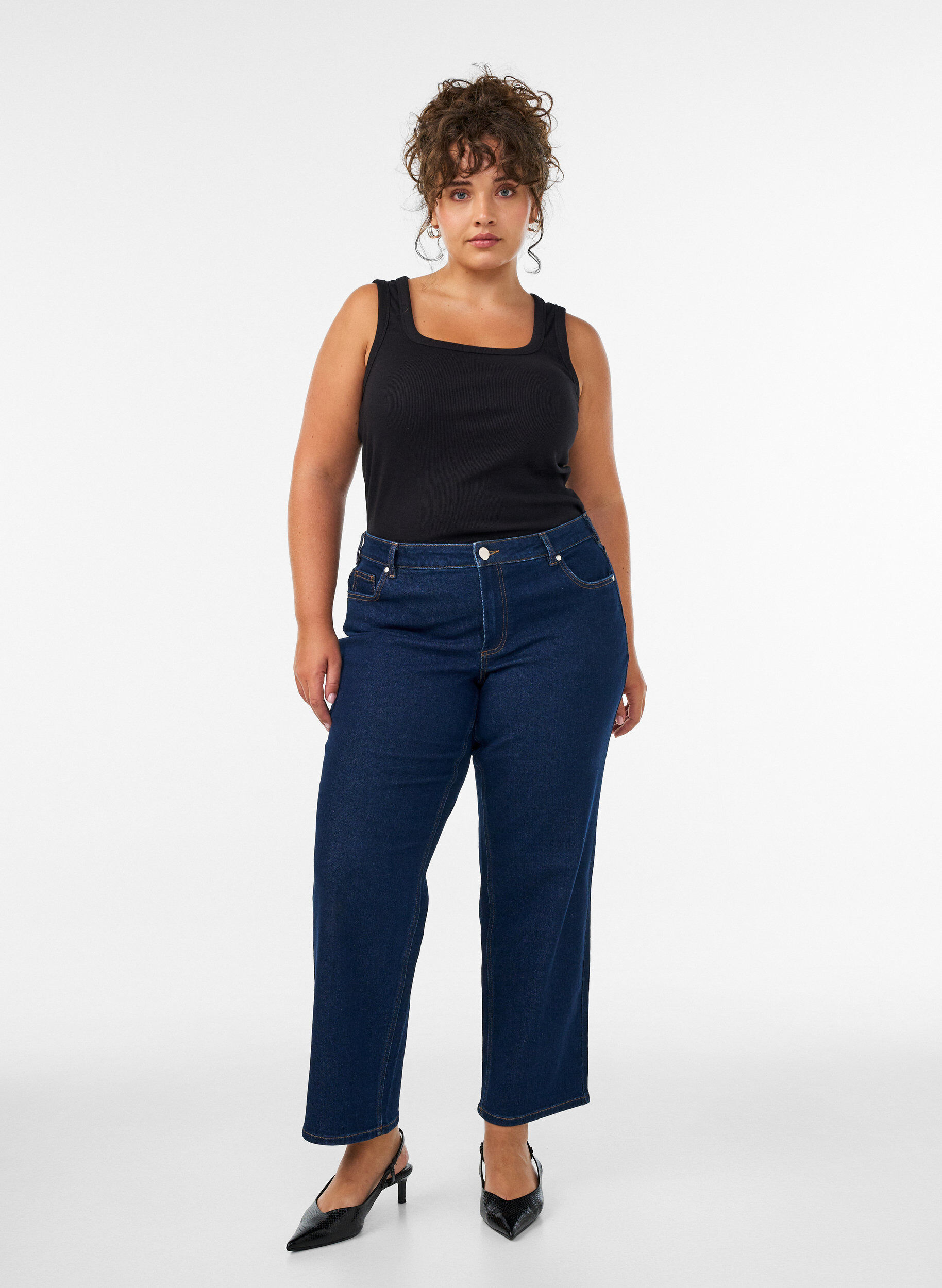 ZizziKurze Jeans mit gerader Passform und normaler Taillenh&ouml;he, Blau, Model image number 0