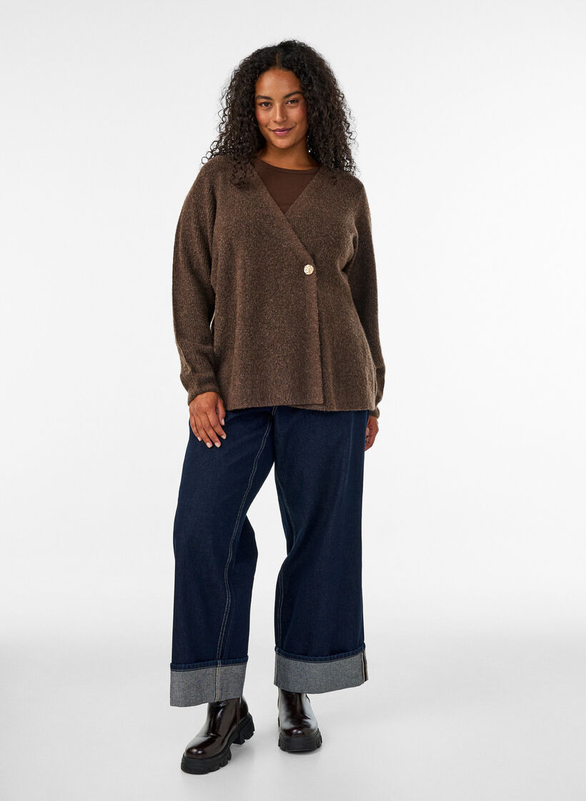 Cardigan en maille avec une fermeture asym&eacute;trique, Marron, Model image number 1