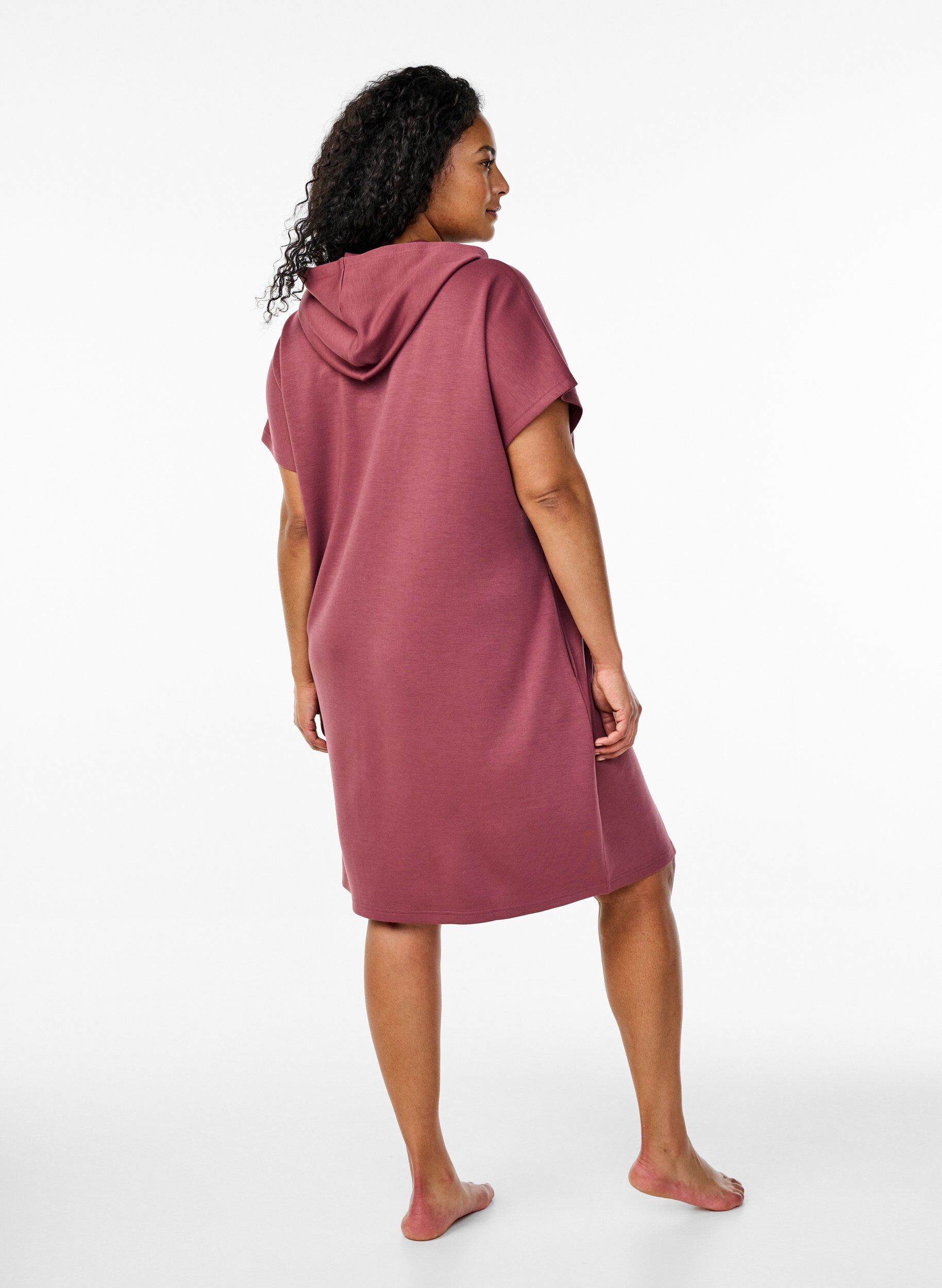 Zizzi Robe sweat &agrave; manches courtes en m&eacute;lange de modal, Marron, Model image number 2