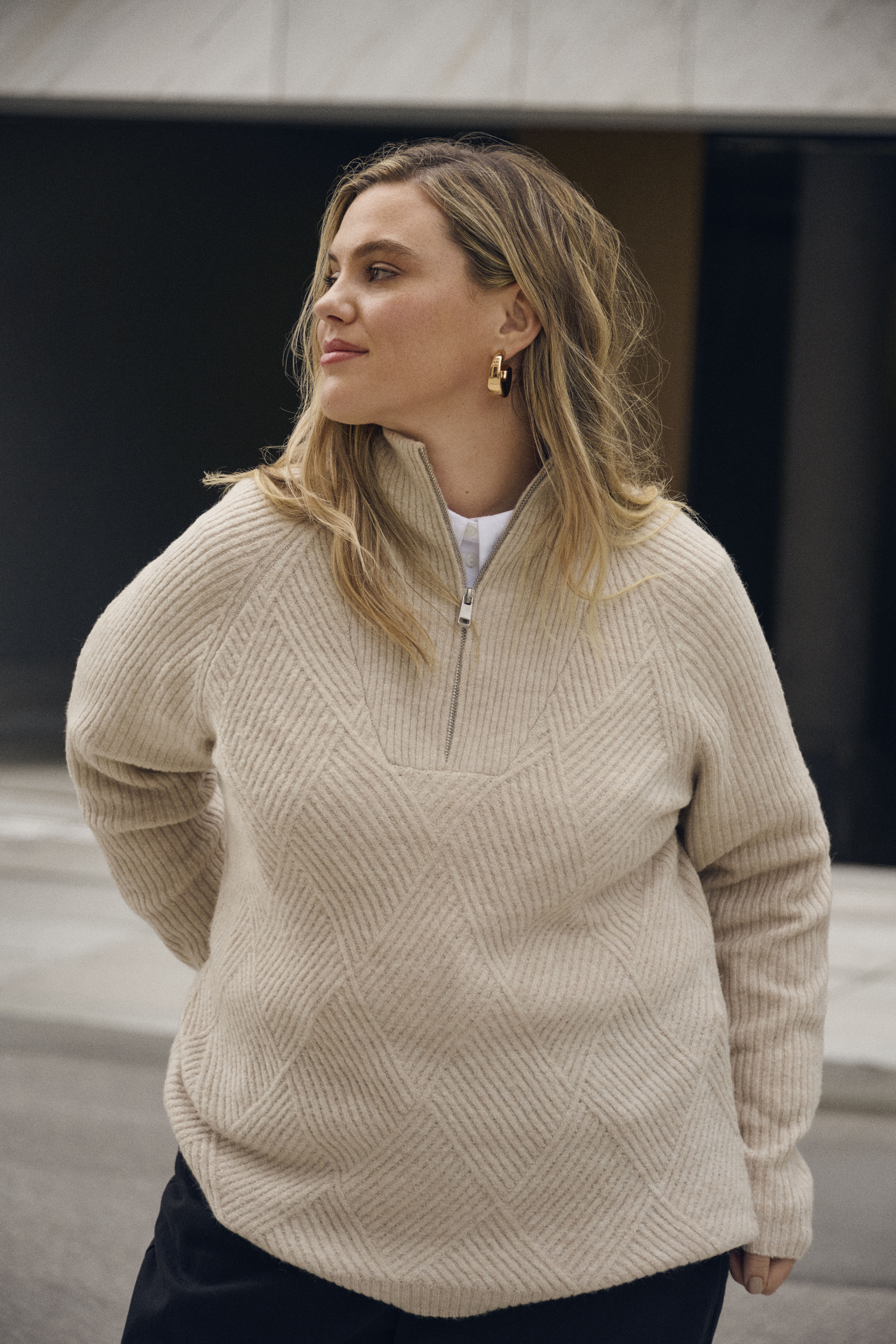 Tricot beige, , Model