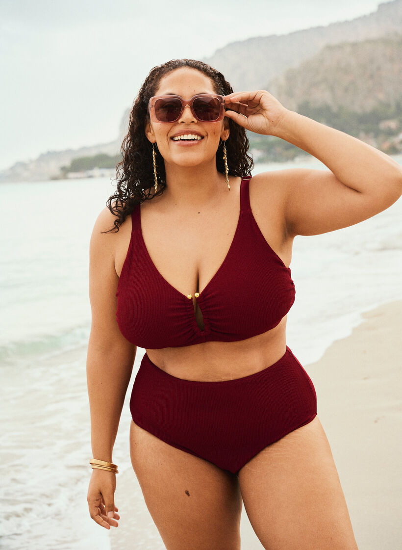Bas de bikini taille haute textur&eacute;, Bordeaux, Image