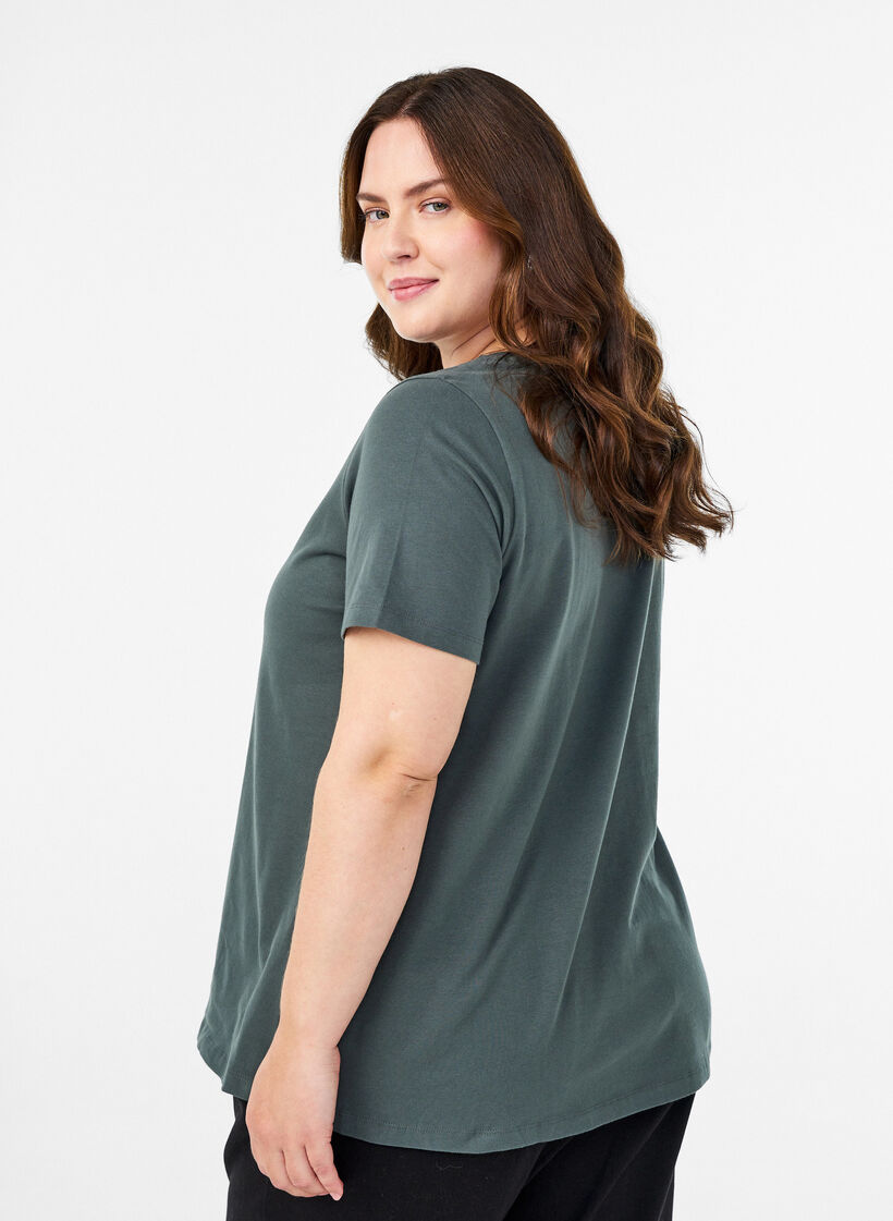 Einfarbiges Basic-T-Shirt aus Baumwolle, Gr&uuml;n, Model image number 2