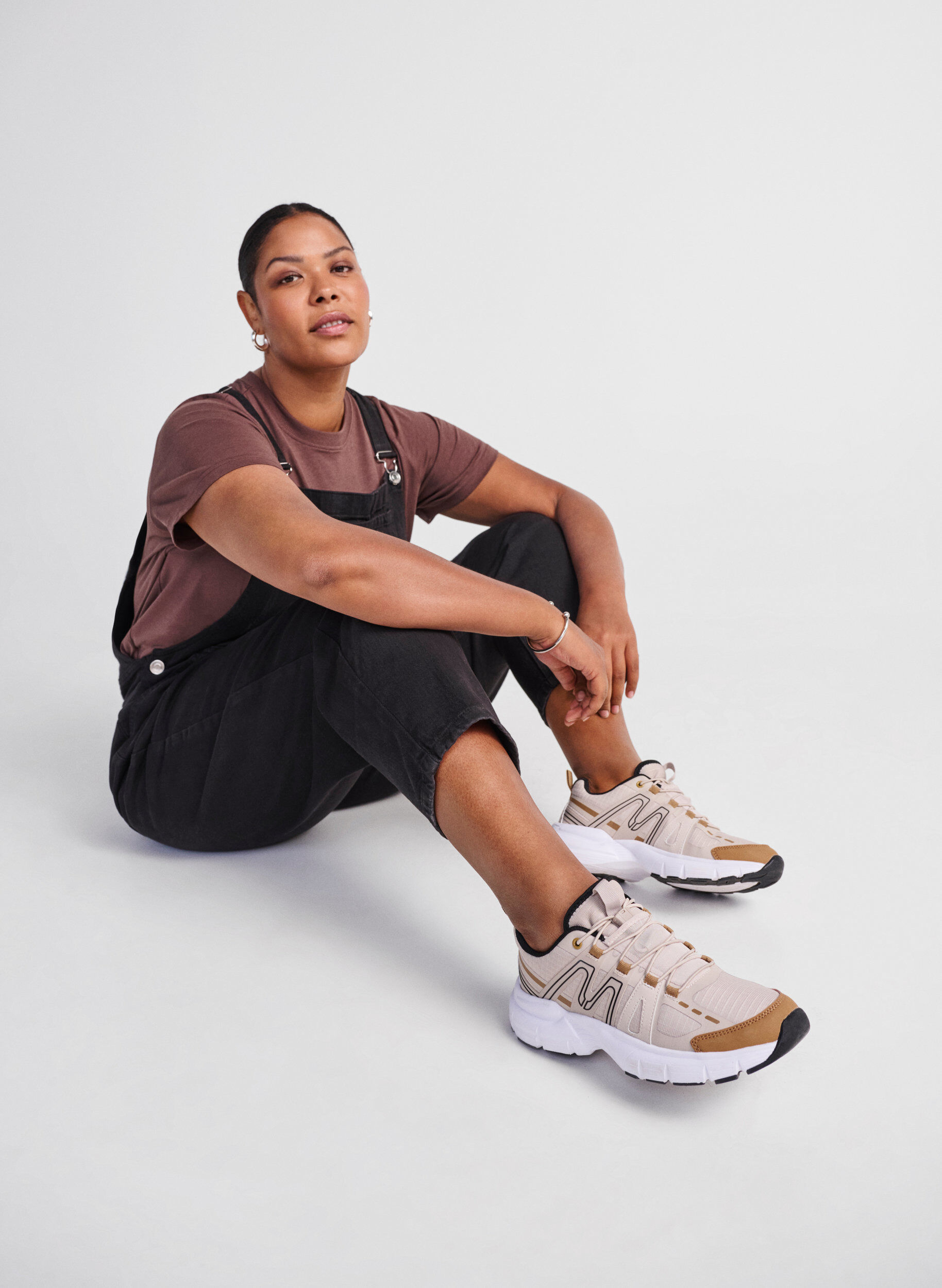 Zizzi Extra-Weite - Sneakers mit elastischen Schn&uuml;rsenkeln, Birch, Image image number 0