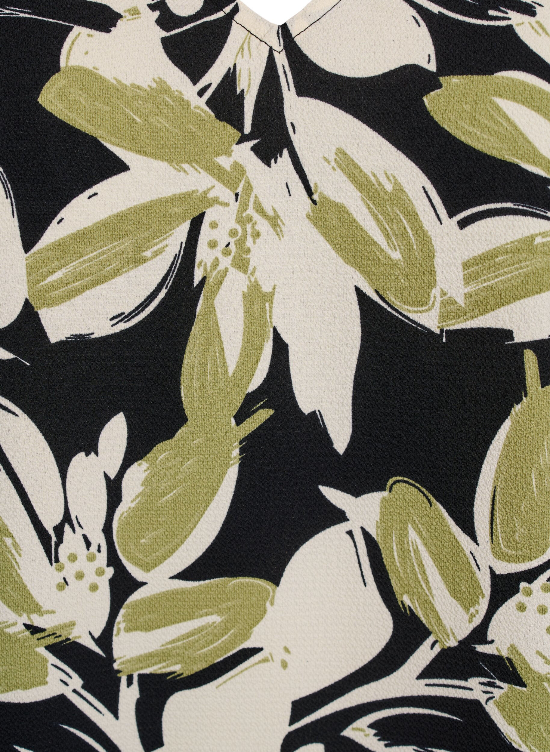 Zizzi Bedrucktes Oberteil mit V-Ausschnitt, Schwarz, Packshot image number 2