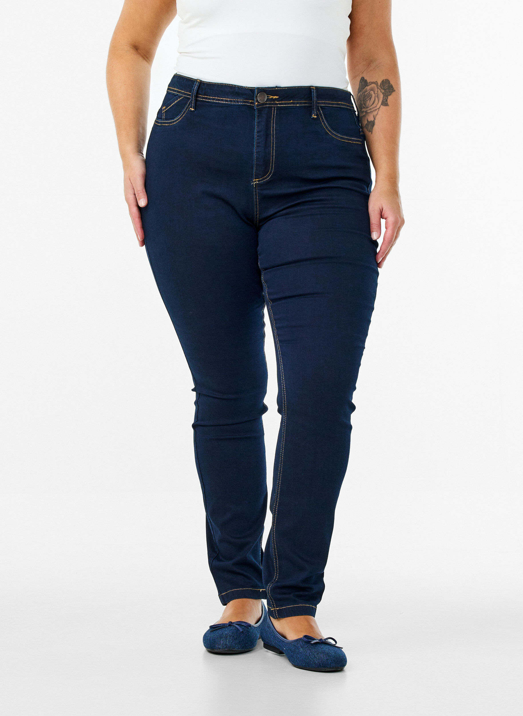 Zizzi Jean super slim Amy &agrave; taille haute, Bleu, Model image number 2