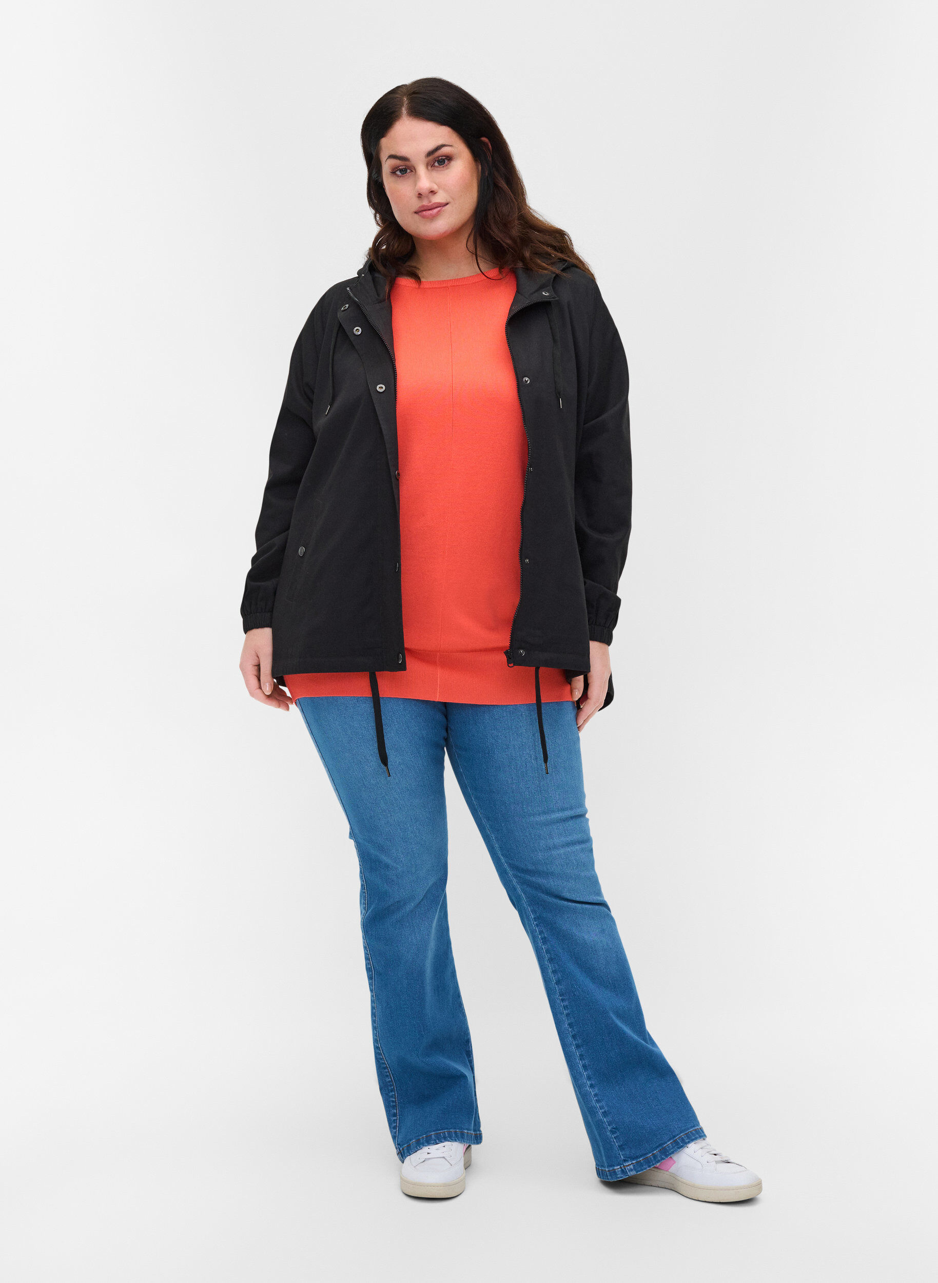 Zizzi Kurze Parkajacke mit Kapuze und Kordelzug, Black, Model image number 2