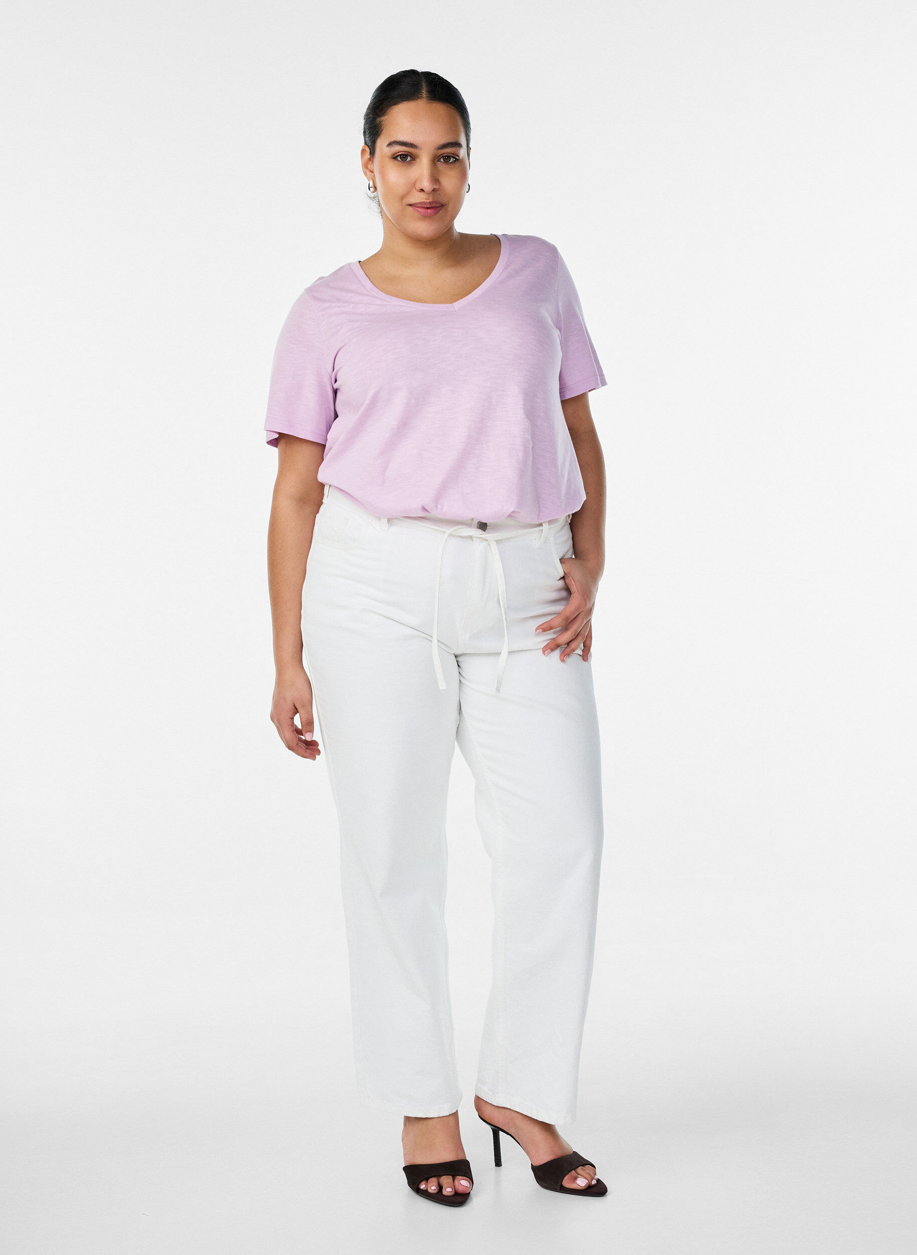 Zizzi T-shirt basique &agrave; manches courtes et col en V, Mauve, Model image number 1