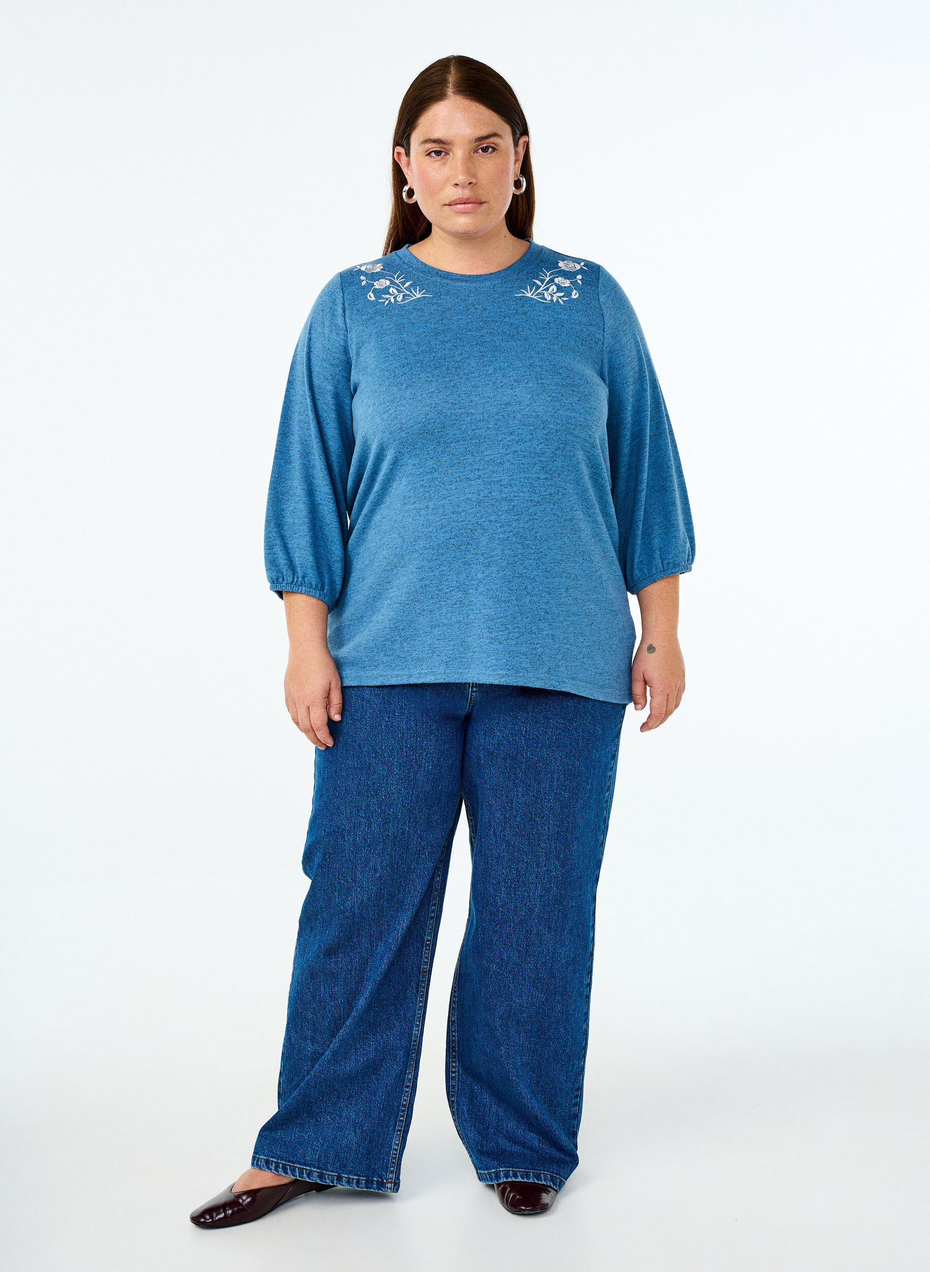 Zizzi Bluse mit floralen Stickereien und 3/4-&Auml;rmeln, Copen Blue Melange, Model image number 2