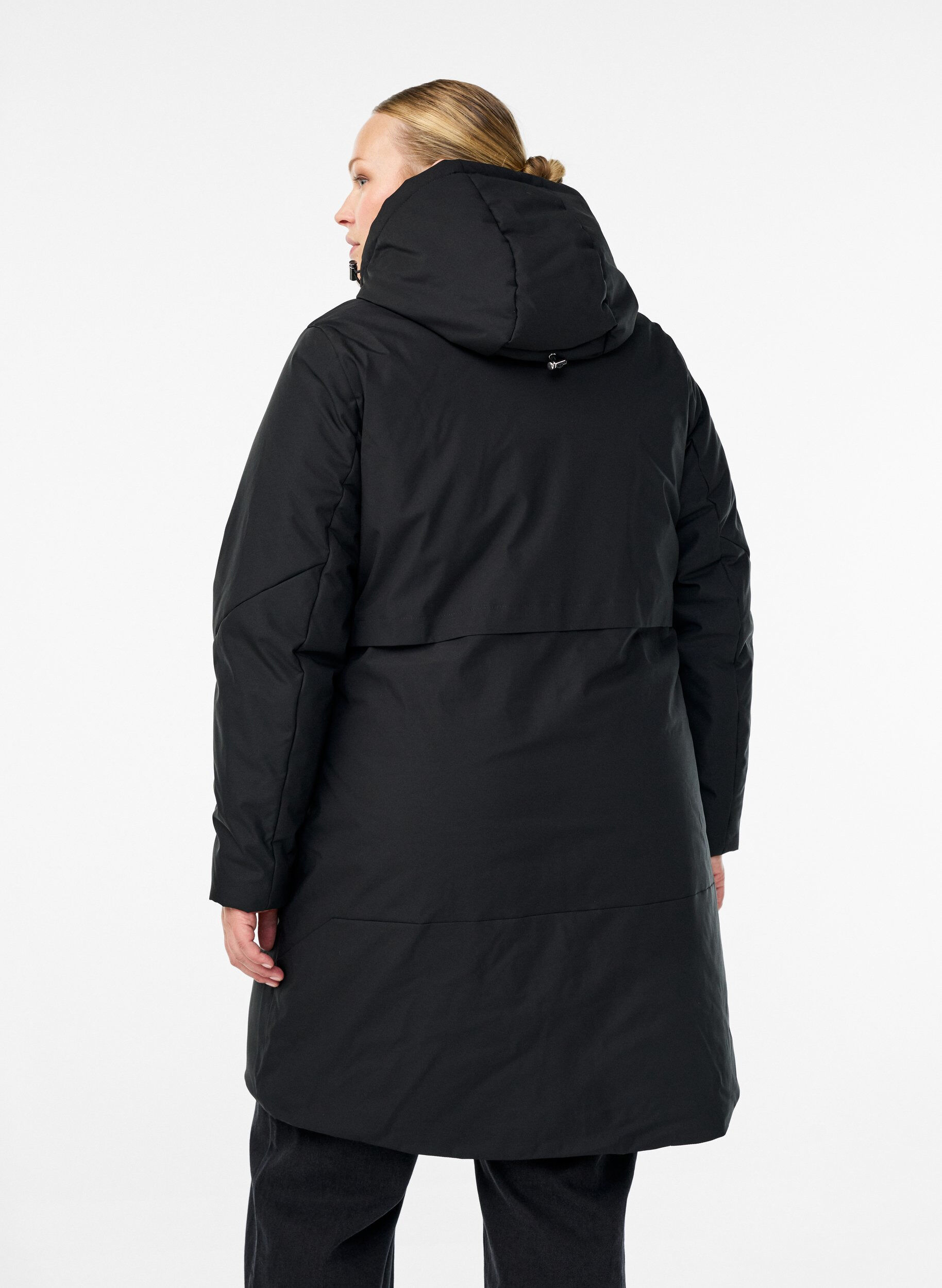 Zizzi Winterjacke mit verstellbarer Taille, Schwarz, Model image number 2