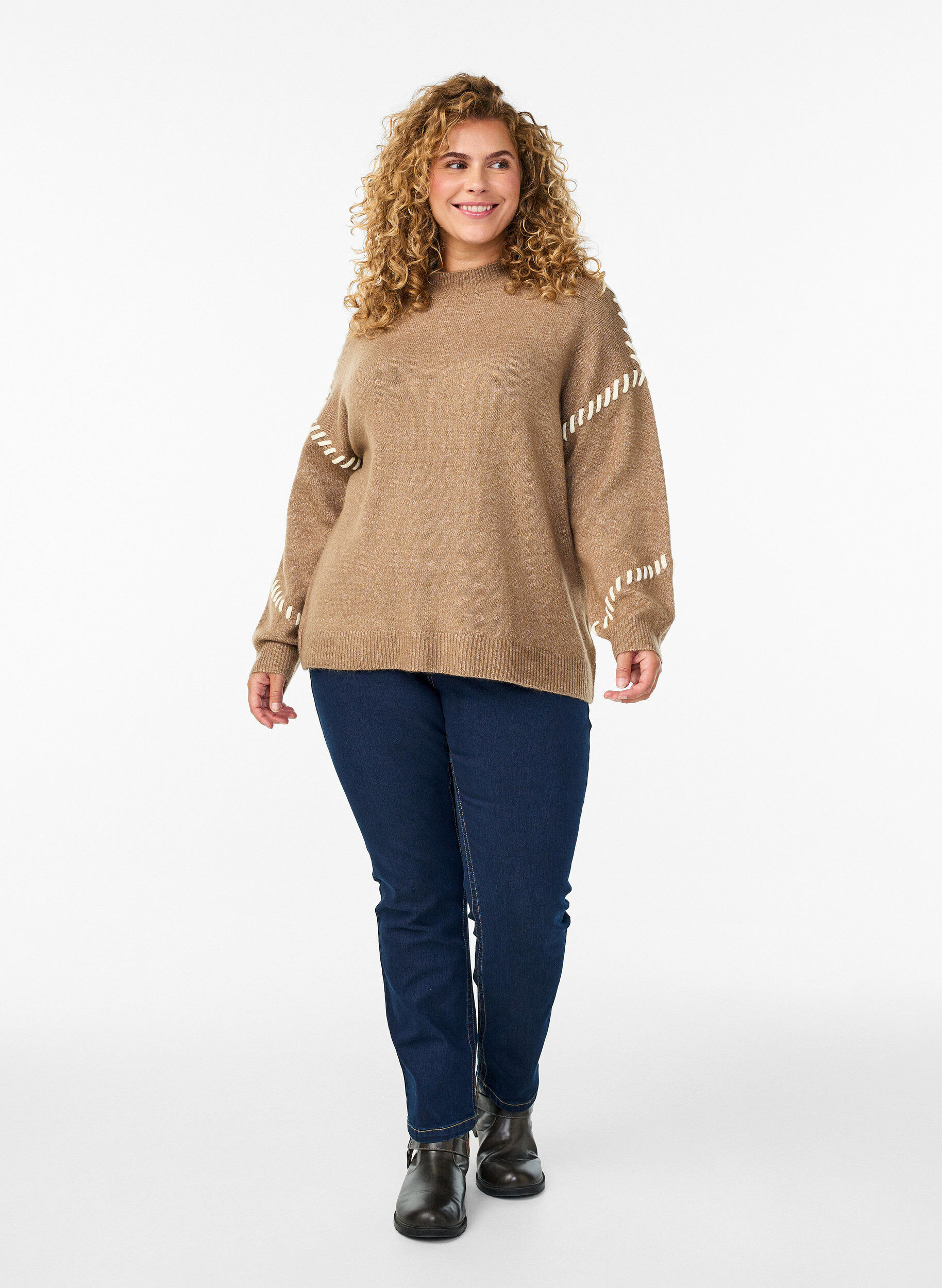 Zizzi Pullover mit Ziern&auml;hten, Braun, Model image number 1