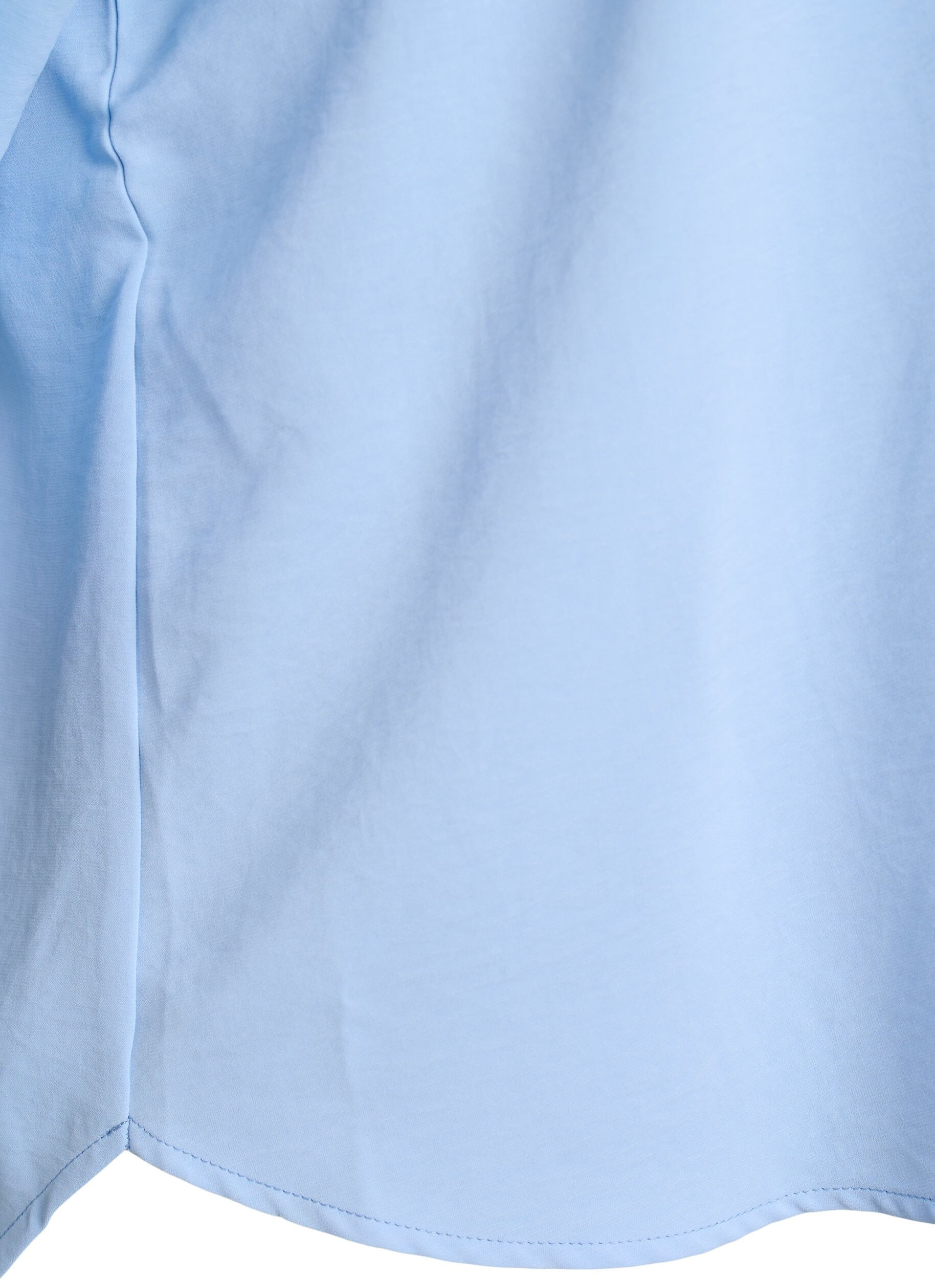 Zizzi Chemise ample avec col en V et manches 3/4, Bleu Clair, Packshot image number 3