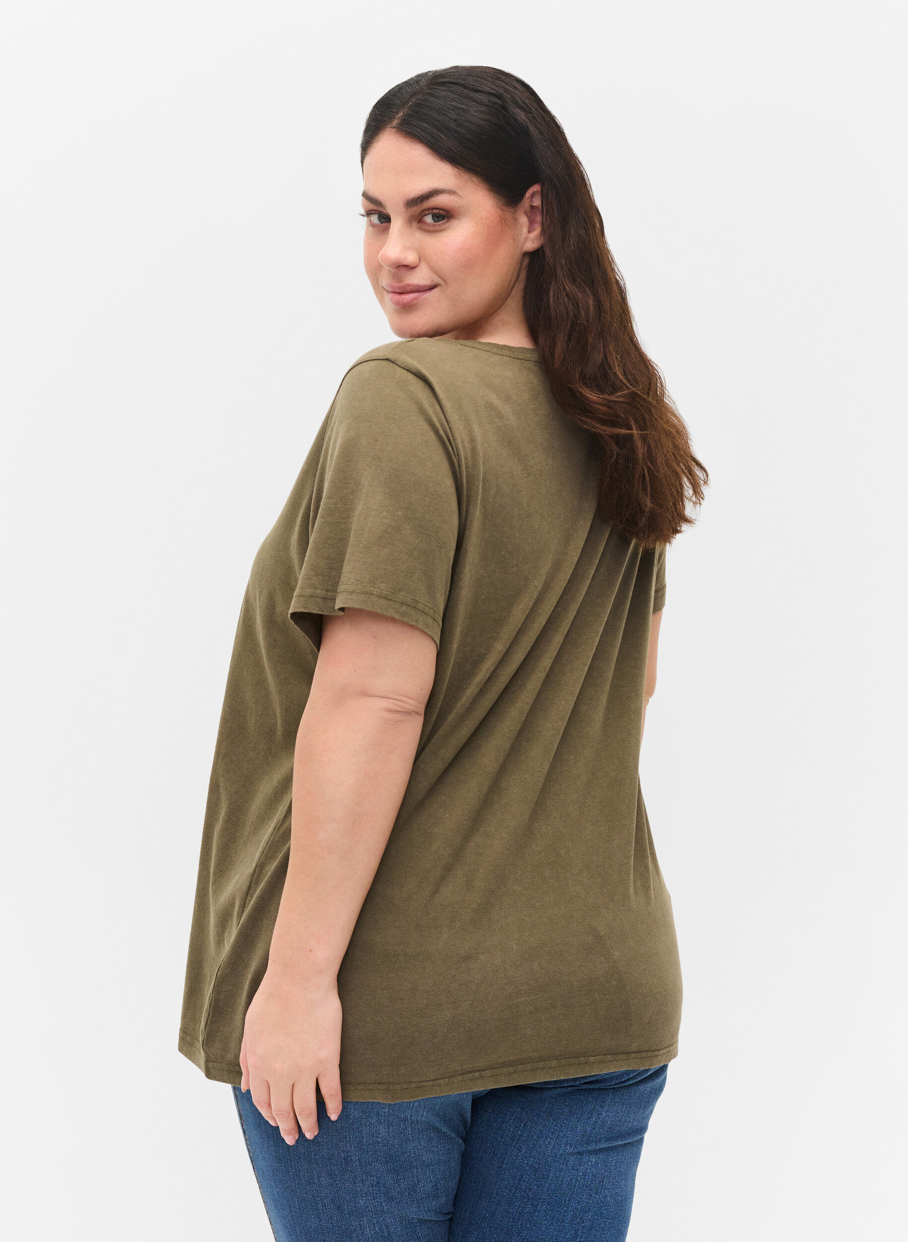 Zizzi T-shirt en coton d&eacute;lav&eacute; &agrave; l'acide et aux pierres, Ivy Green Wash, Model image number 1