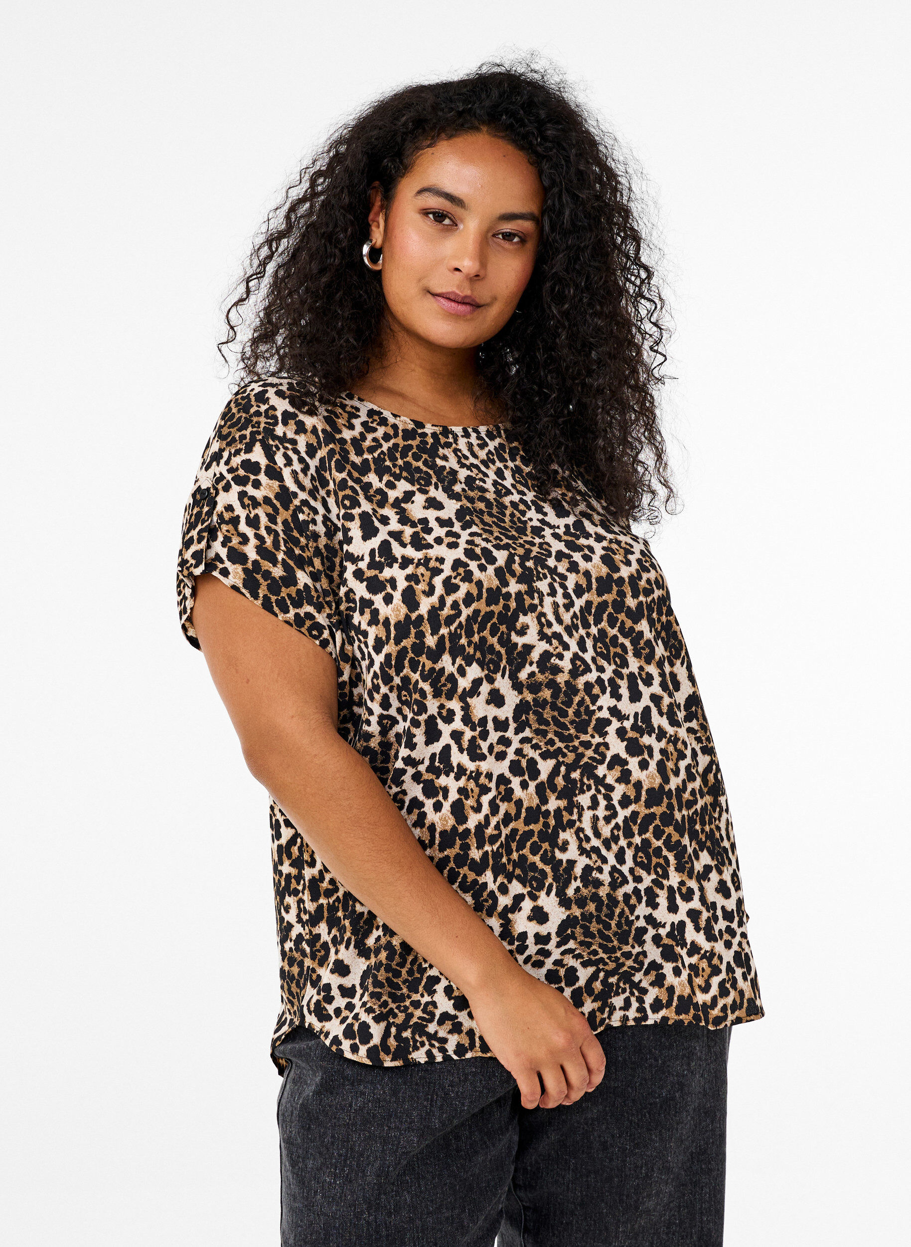 Zizzi Bluse mit kurzem Arm und Leopardenmuster, Leopard AOP, Model image number 0