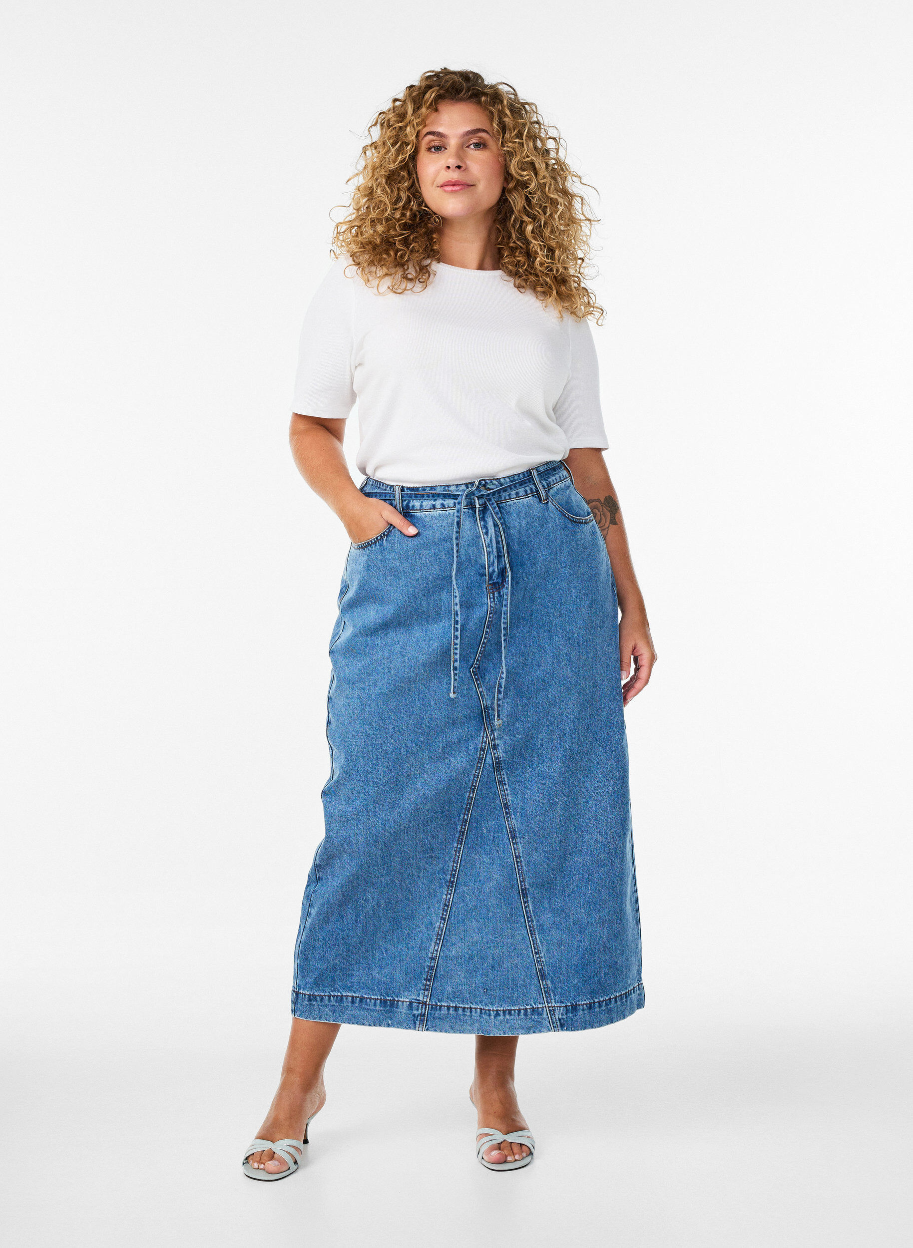 Jupe maxi en denim avec ceinture &agrave; nouer, Bleu, Model