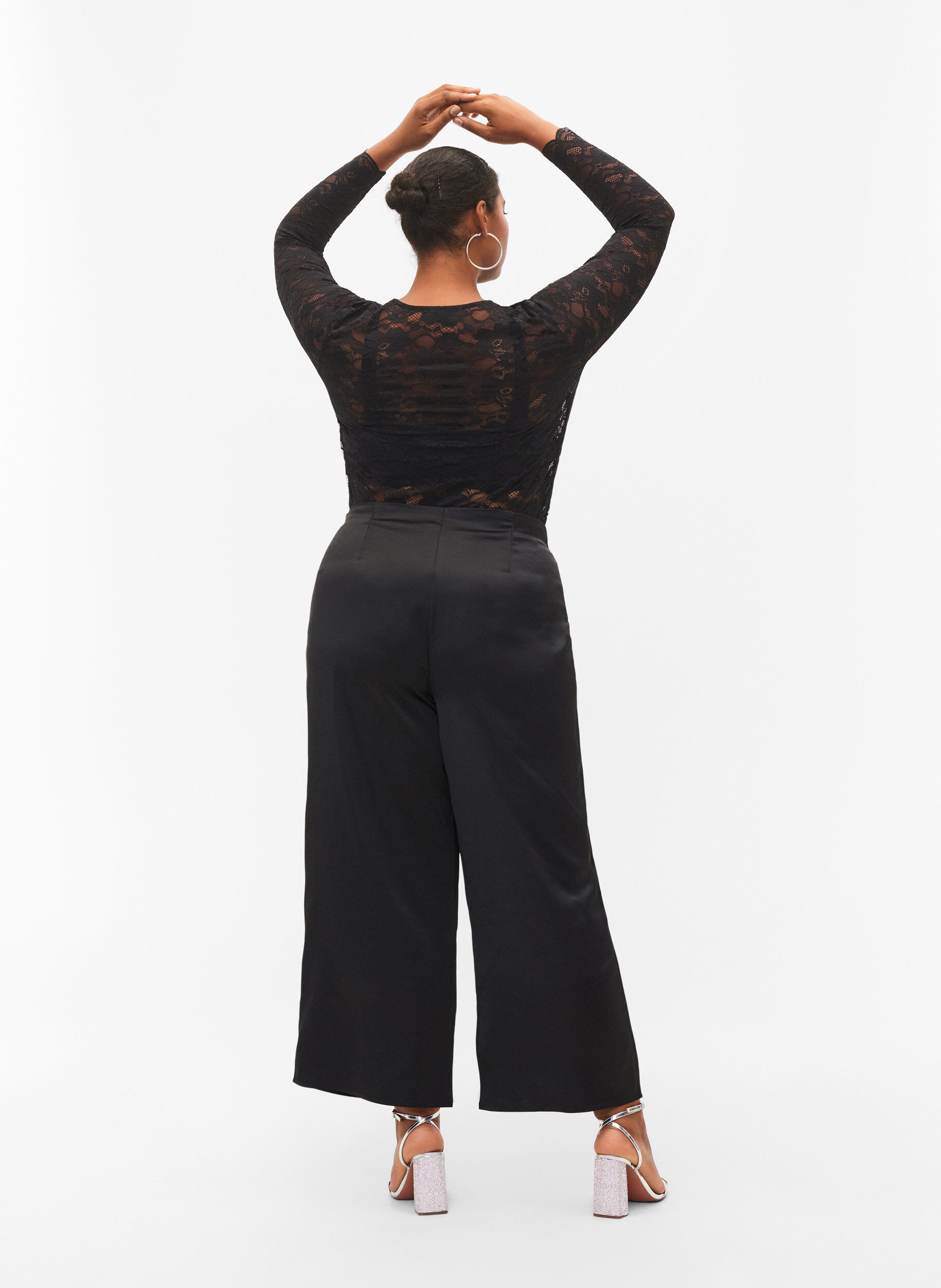 Zizzi Pantalon en satin avec largeur, Black, Model image number 1