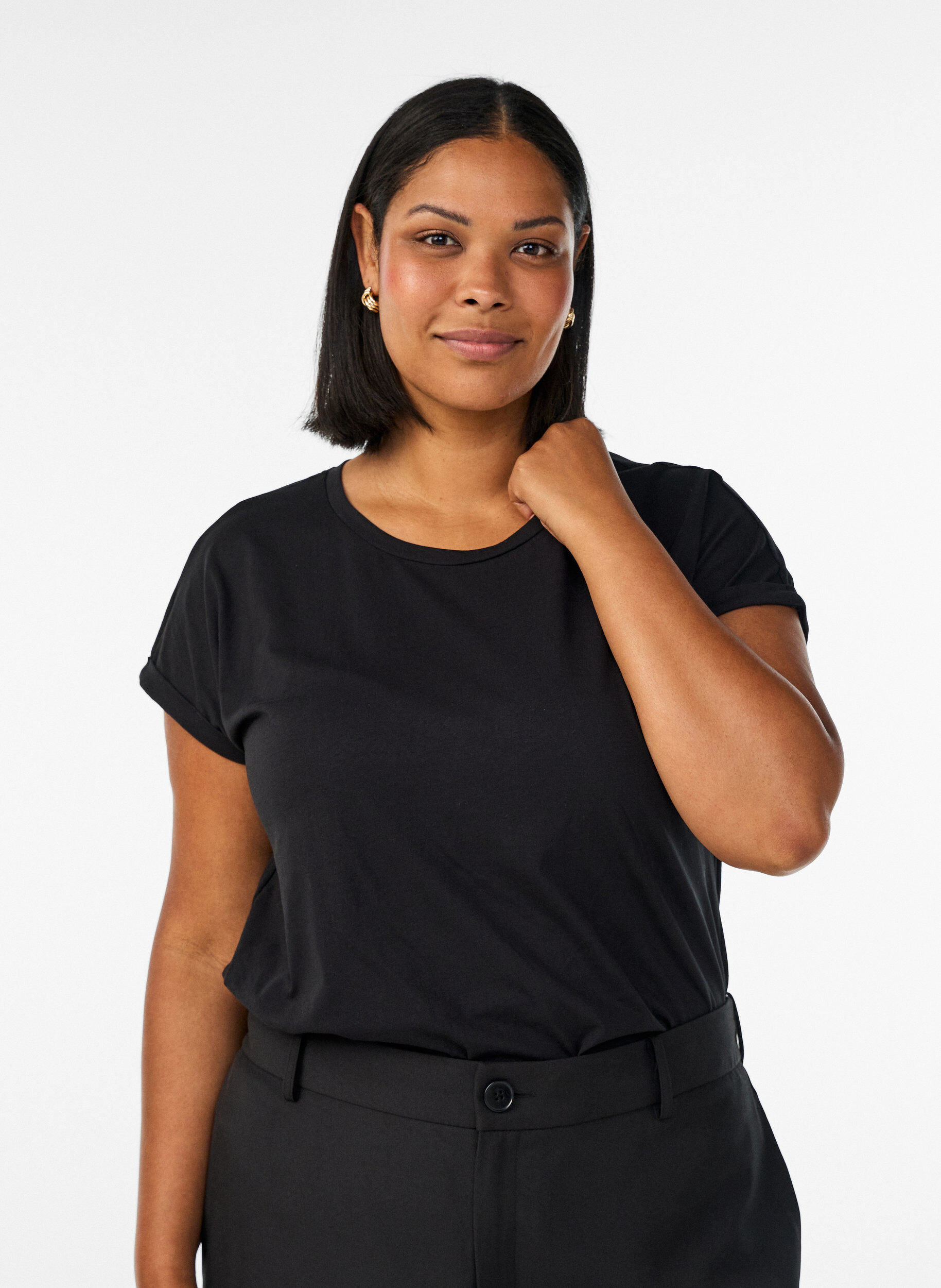 ZizziKurz&auml;rmeliges T-Shirt aus einer Baumwollmischung, Schwarz, Model image number 0