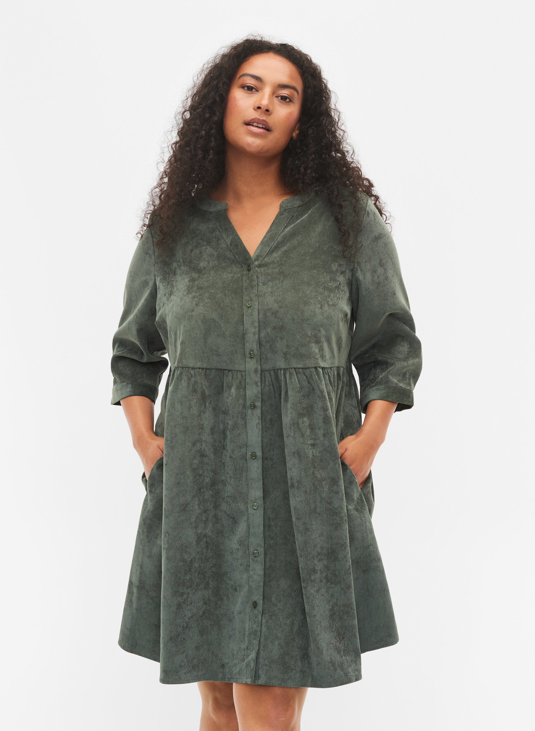 Zizzi Robe en velours avec manches 3/4 et boutons, Deep Forest, Model image number 0