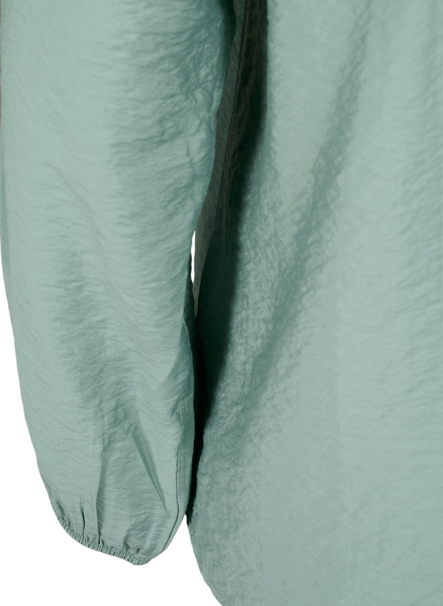 Zizzi  Hemdbluse aus Viskose mit ger&uuml;schtem Kragen, Chinois Green, Packshot image number 3