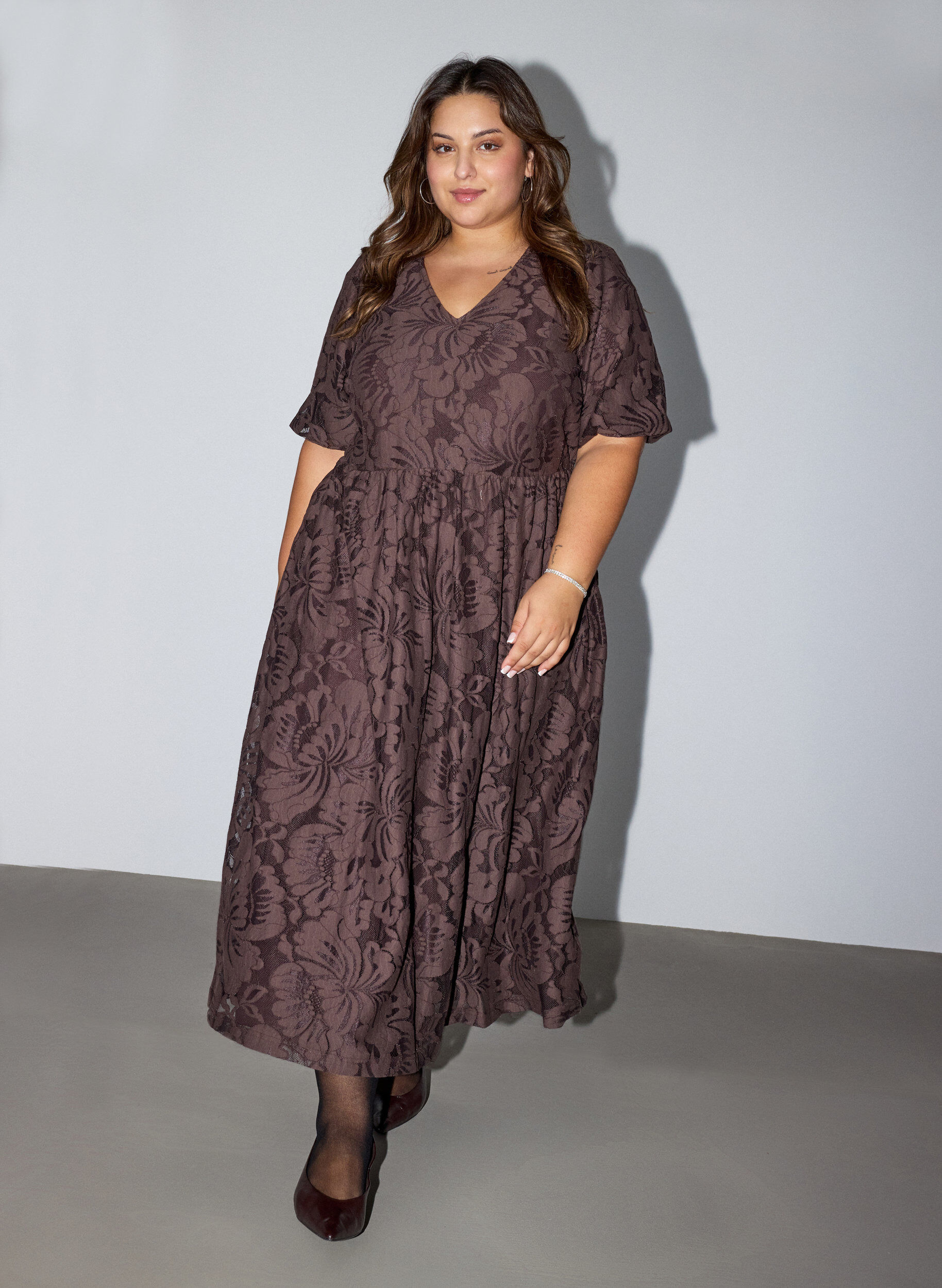 ZizziRobe midi en jacquard floral, Marron, Model image number 0