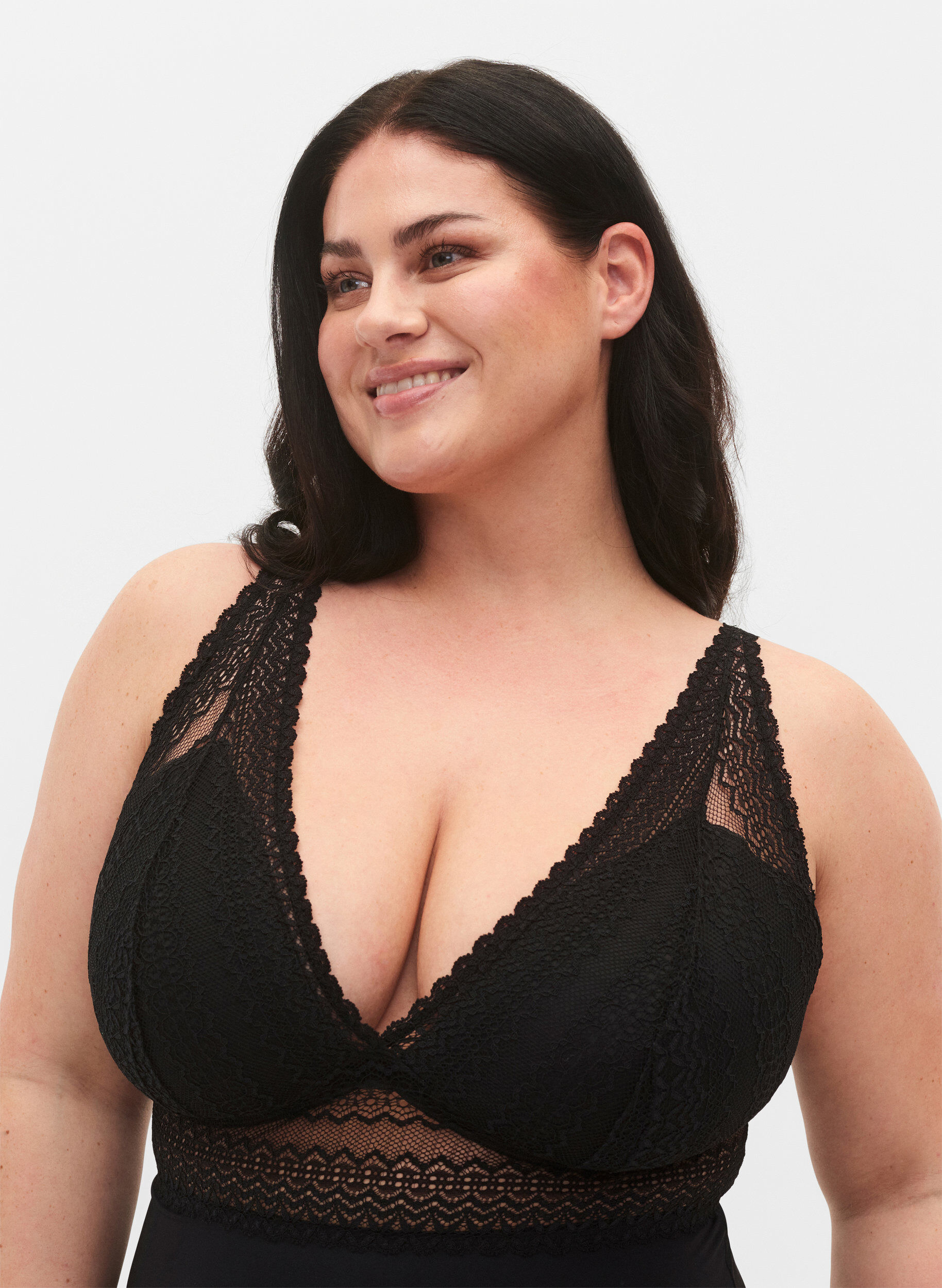 Zizzi Body mit Spitze und leicht gepolsterten Cups, Black, Model image number 2