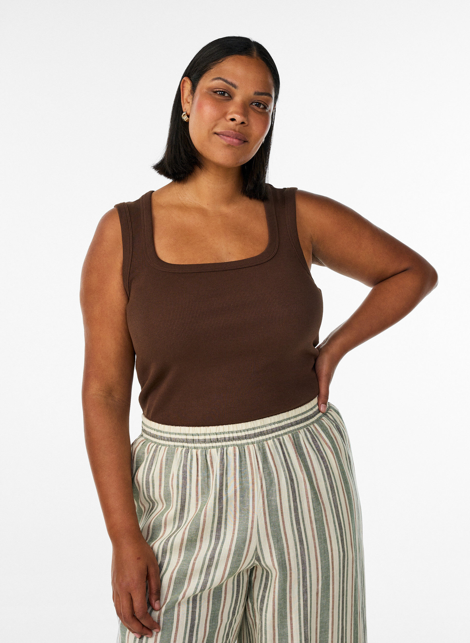 Top c&ocirc;tel&eacute; avec encolure carr&eacute;e, Marron, Model