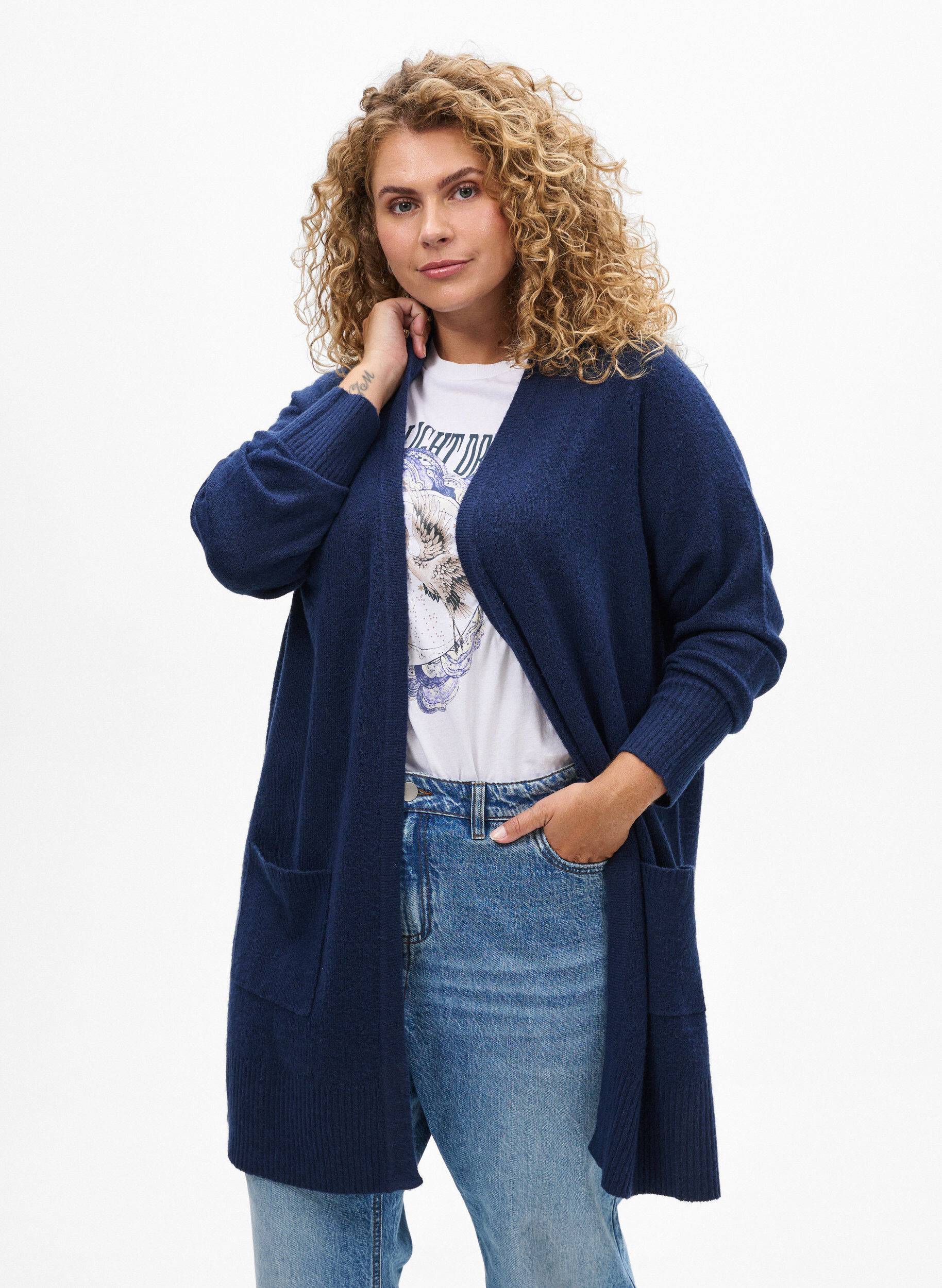 Strickjacke mit Rippenstrick und Taschen, Blau, Model