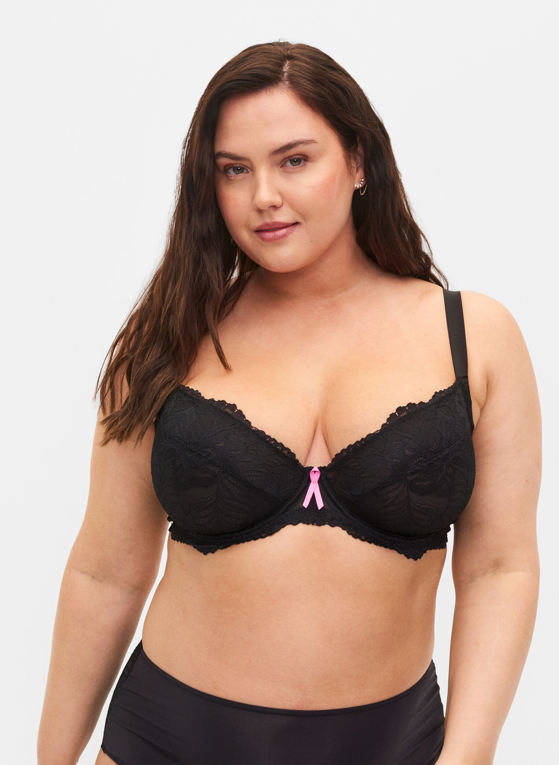 Zizzi Support the breasts &ndash; BH mit Spitze und B&uuml;geln, Black, Model image number 0