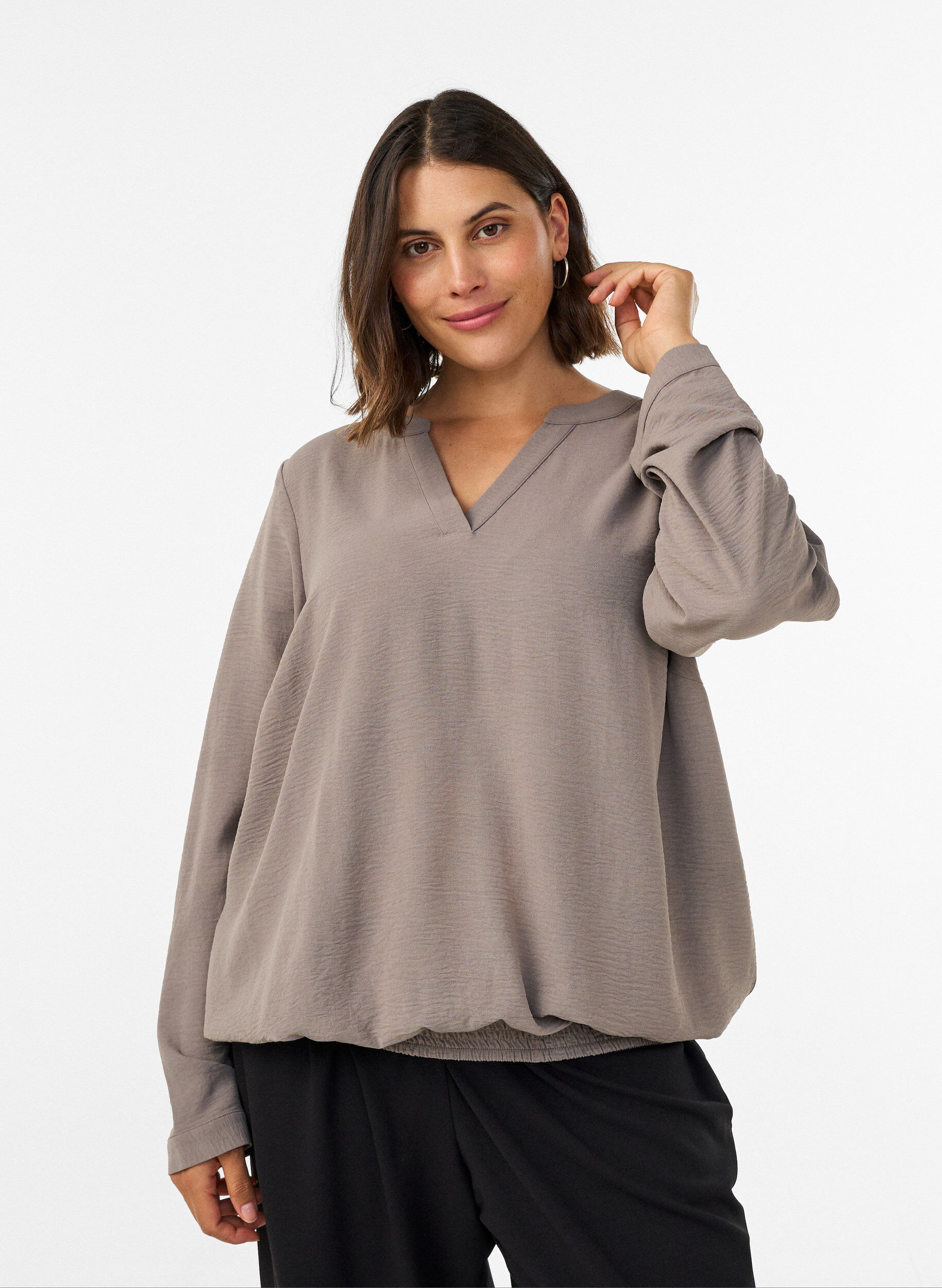 ZizziBluse in Ballon-Silhouette mit V-Ausschnitt, Beige, Model image number 0