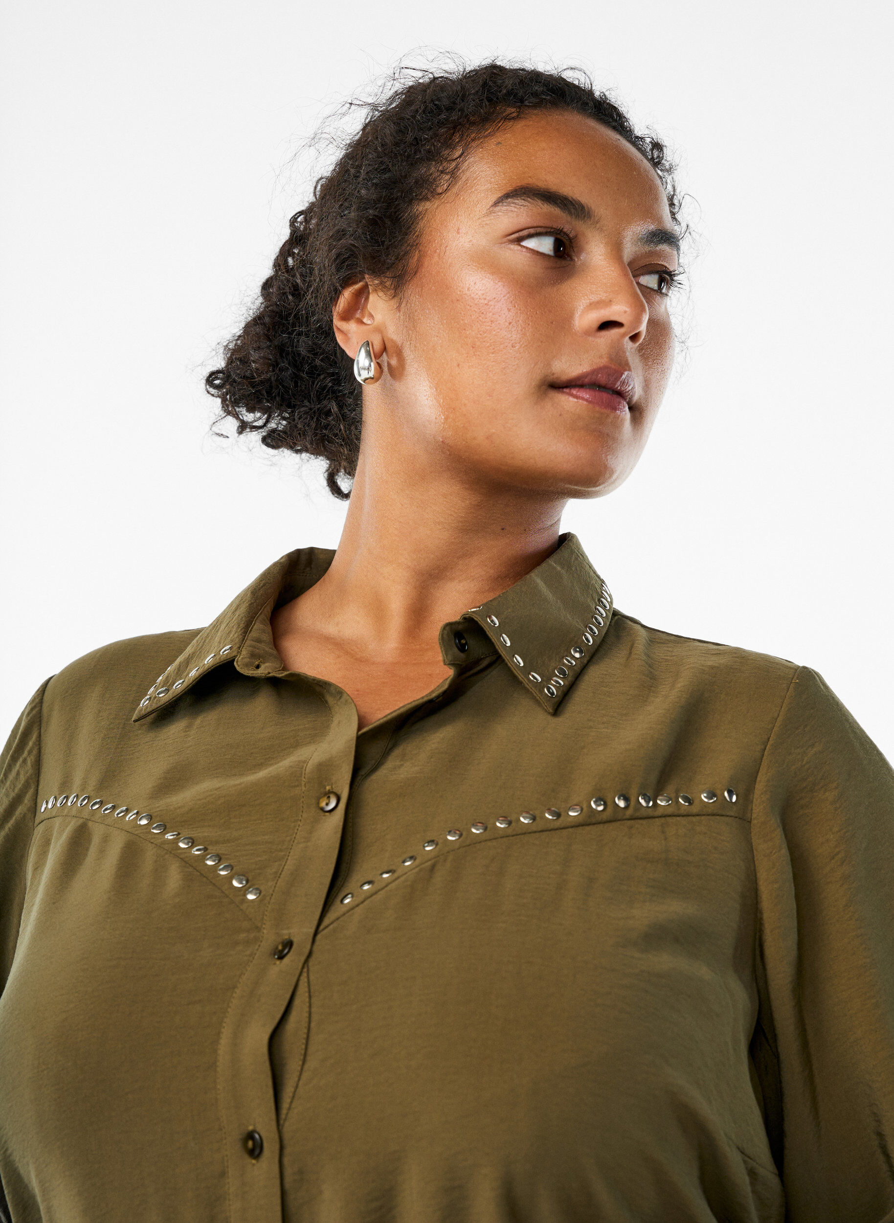 Zizzi Chemise avec clous, Vert fonc&eacute;, Model image number 4