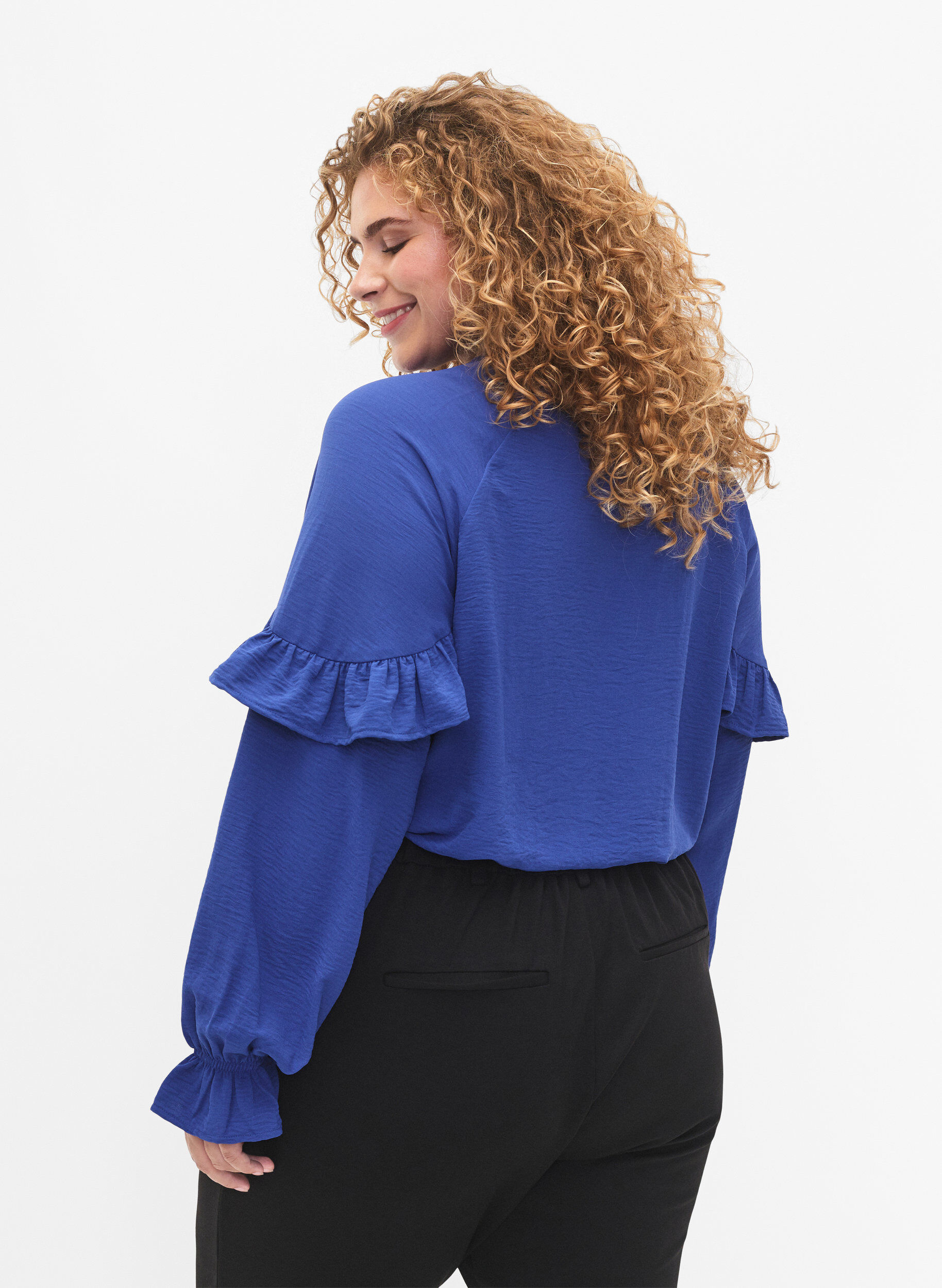 Zizzi Blouse avec volants et boutons, Deep Ultramarine, Model image number 1