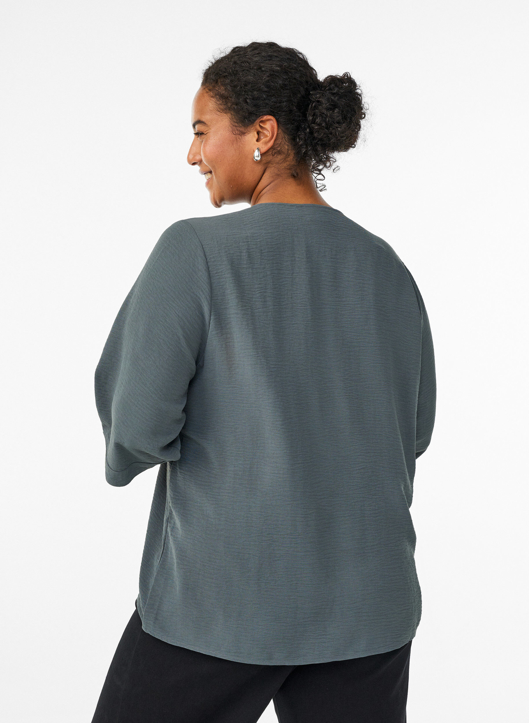 Zizzi FLASH &ndash; Bluse mit V-Ausschnitt und 3/4-&Auml;rmeln, Gr&uuml;n, Model image number 2