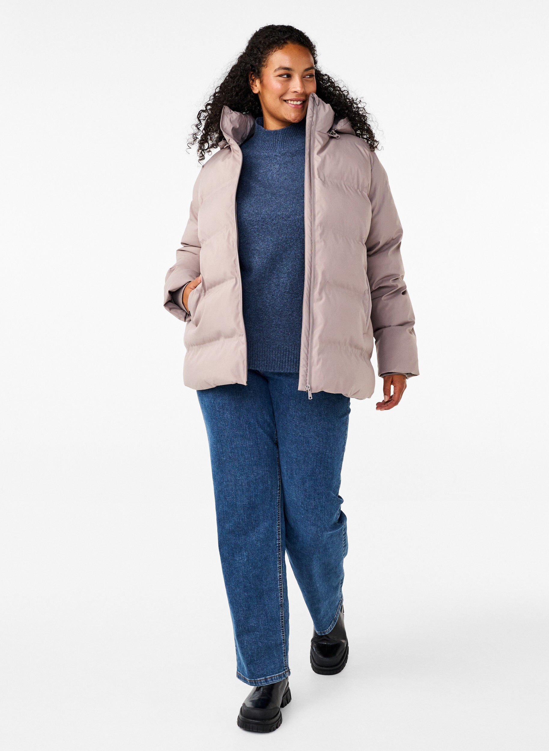Zizzi Kurze Steppjacke mit Kapuze, Beige, Model image number 1