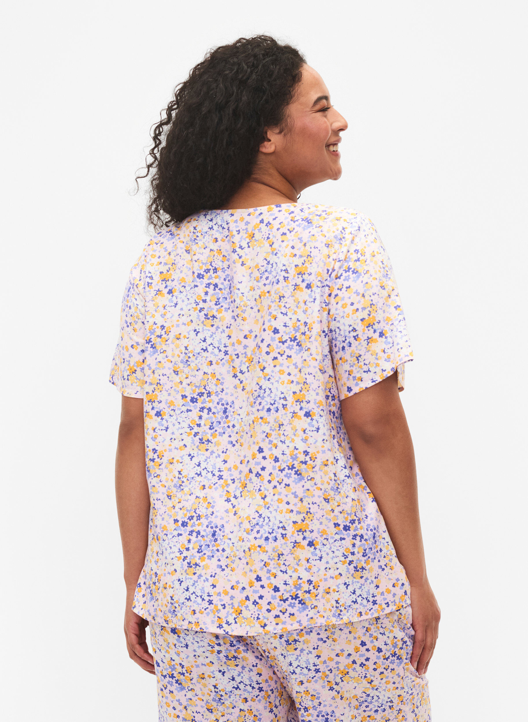 Zizzi Bedrucktes Schlafanzugoberteil aus Viskose, Rot, Model image number 2