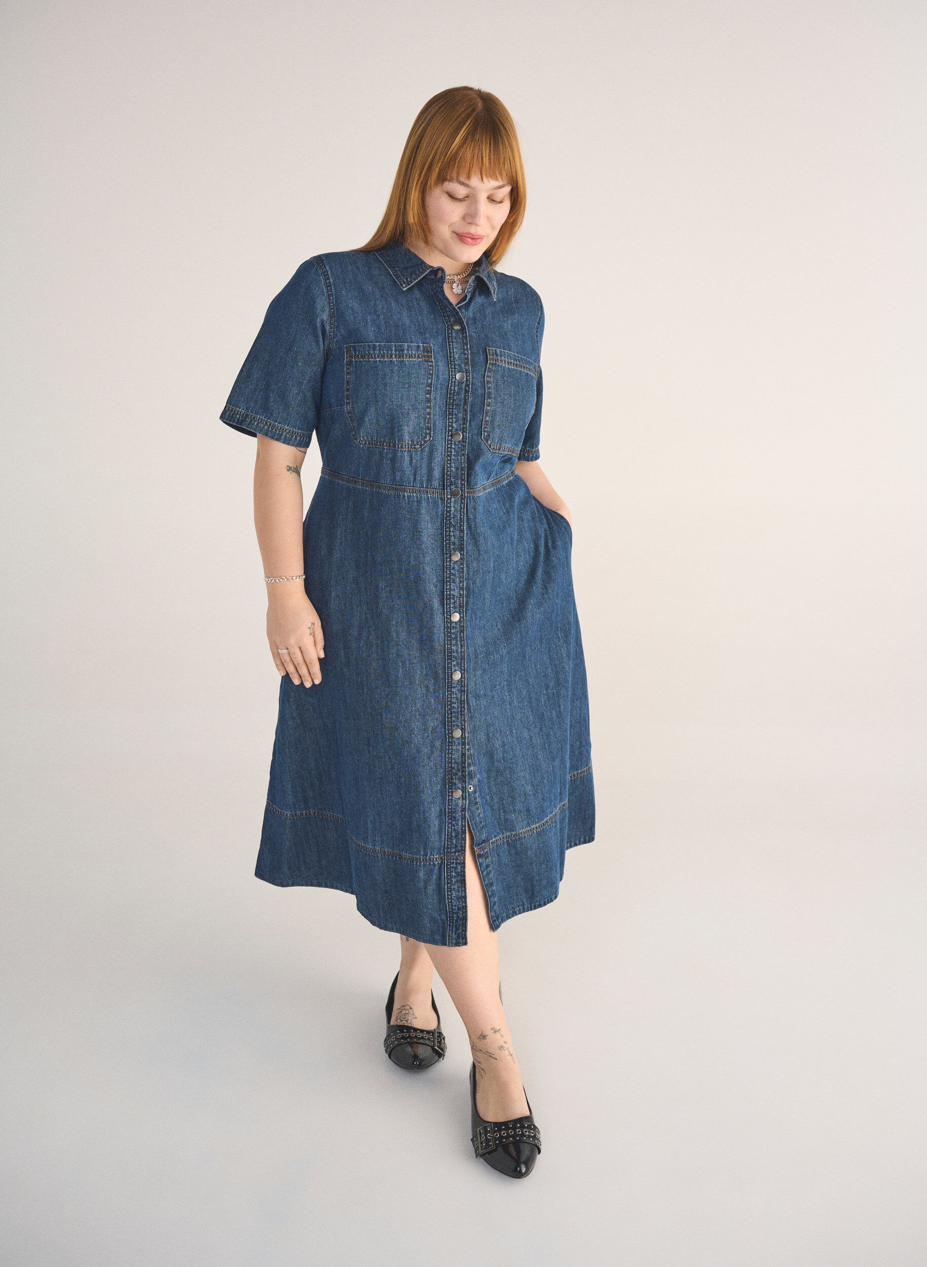 Zizzi Jeanshemdkleid mit kurzen &Auml;rmeln, Blau, Image image number 0