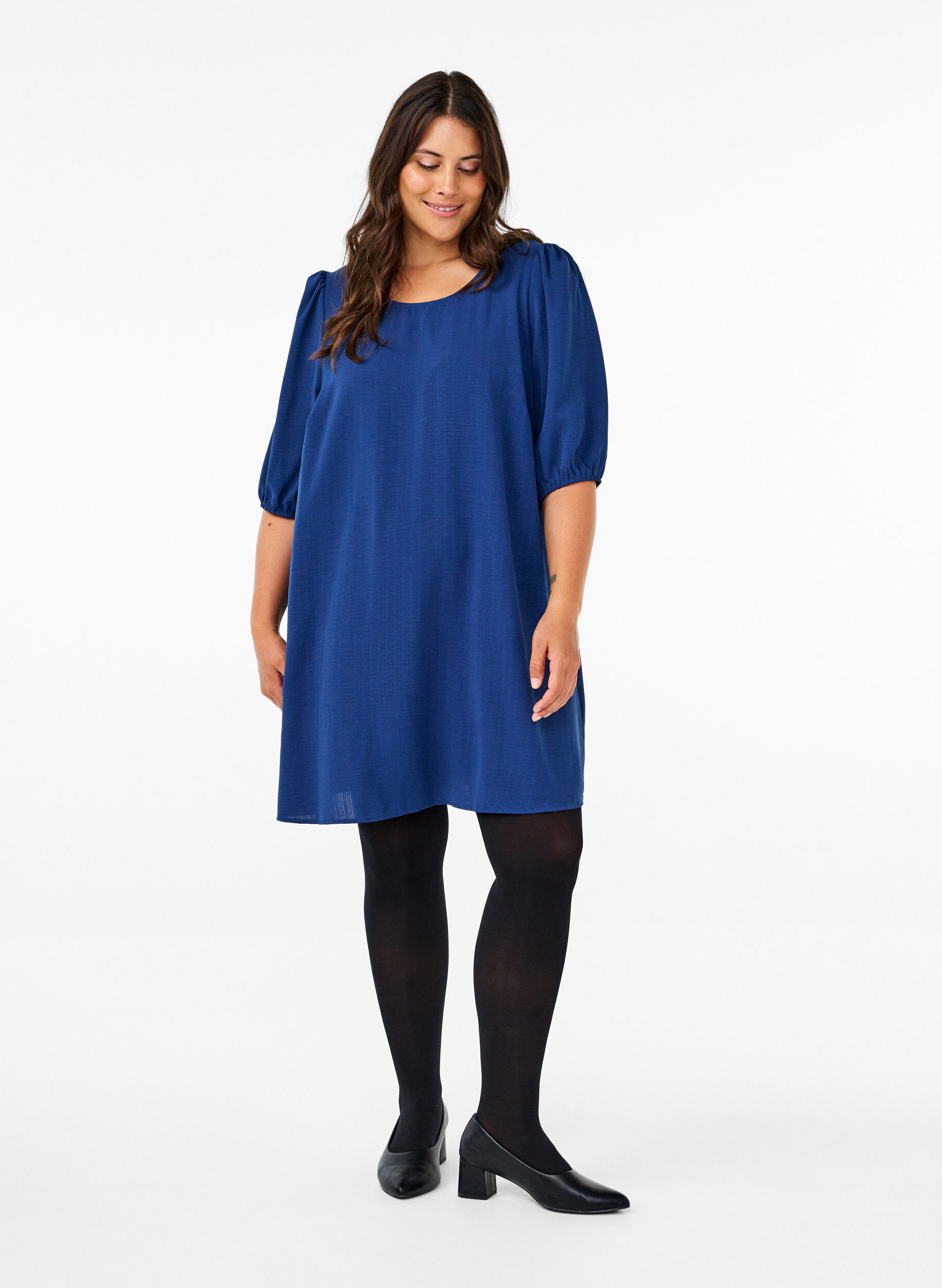 Zizzi Robe courte avec n&oelig;ud dans le dos, Estate Blue, Model image number 3