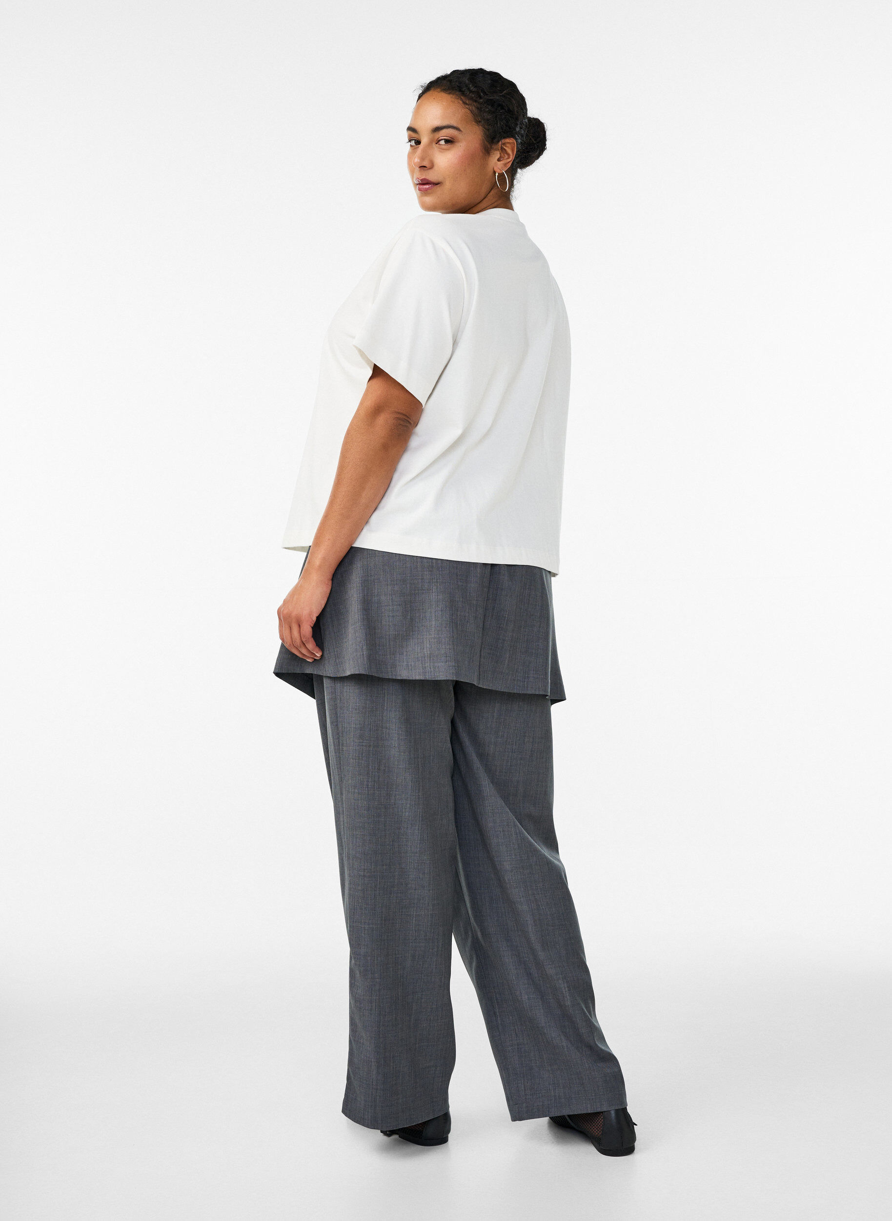 Zizzi Pantalon coupe droite avec jupe, Gris anthracite, Model image number 1