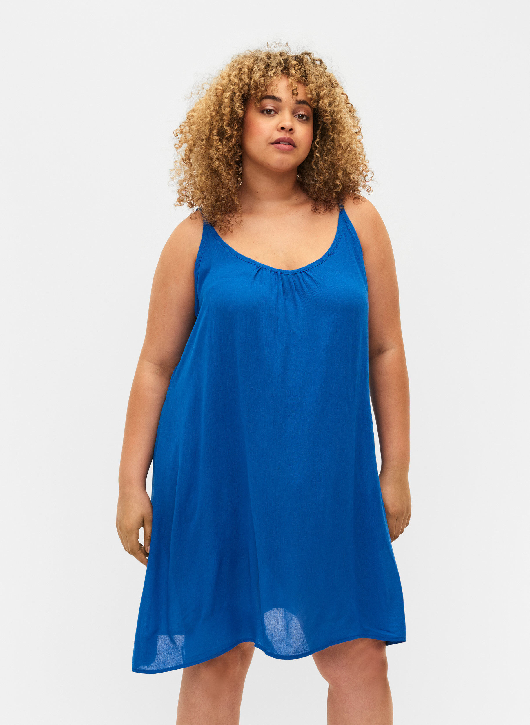 Zizzi Einfarbiges Tr&auml;gerkleid aus Viskose, Blau, Model image number 0
