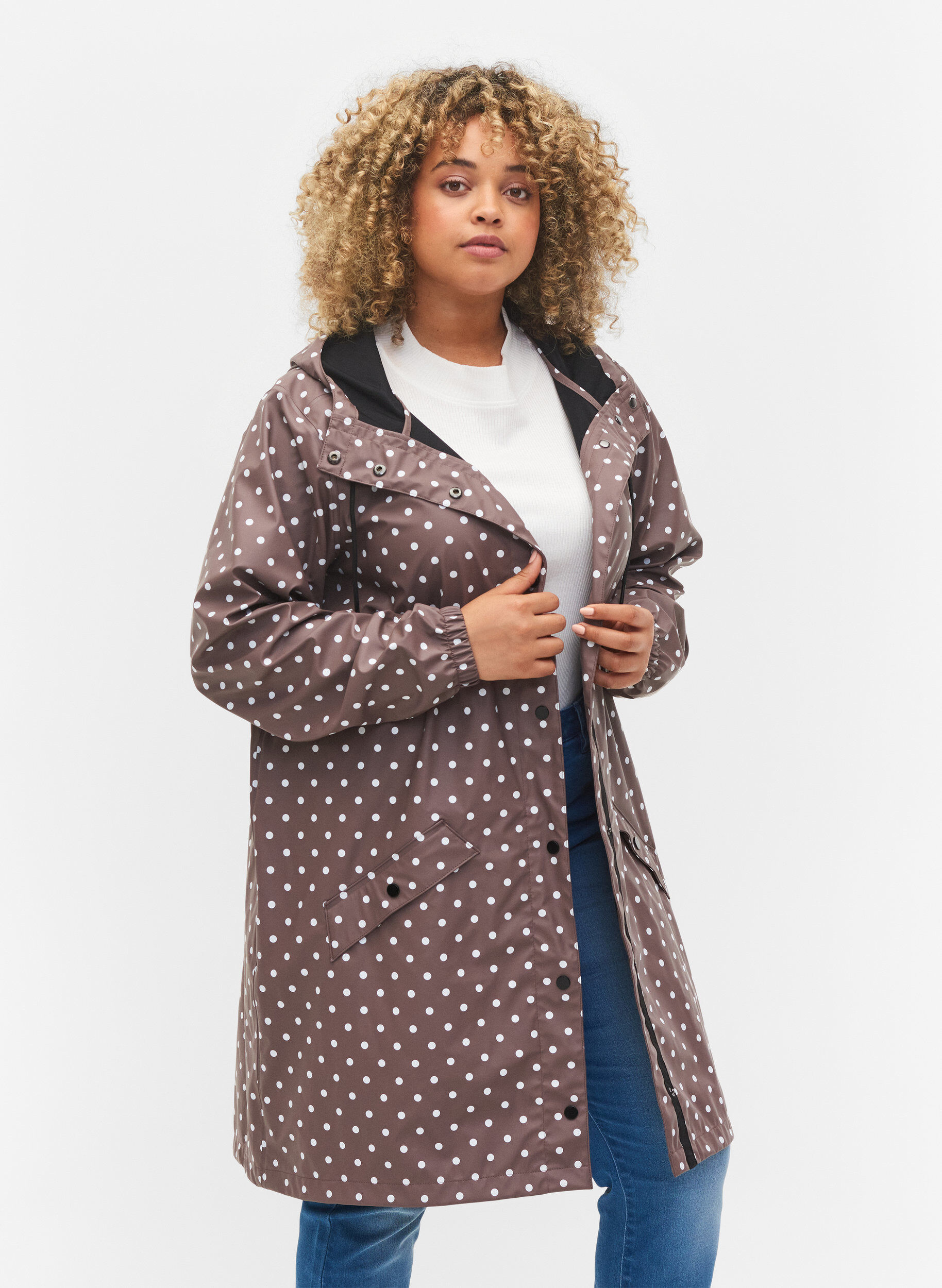 Zizzi Veste de pluie &agrave; pois avec capuche, Iron W/White dot, Model image number 0