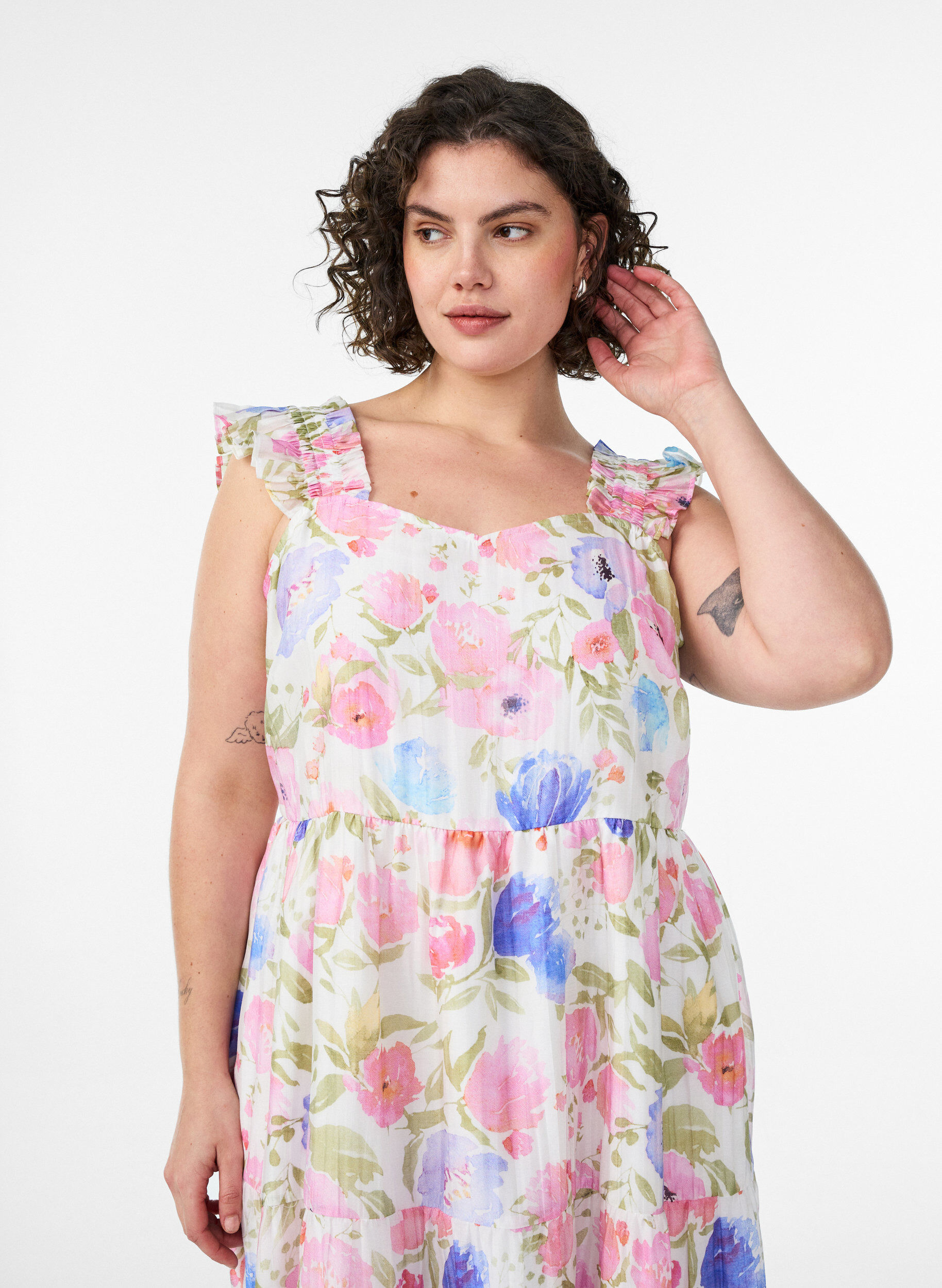 ZizziRobe longue fleurie en lyocell avec volants, Blanc, Model image number 2
