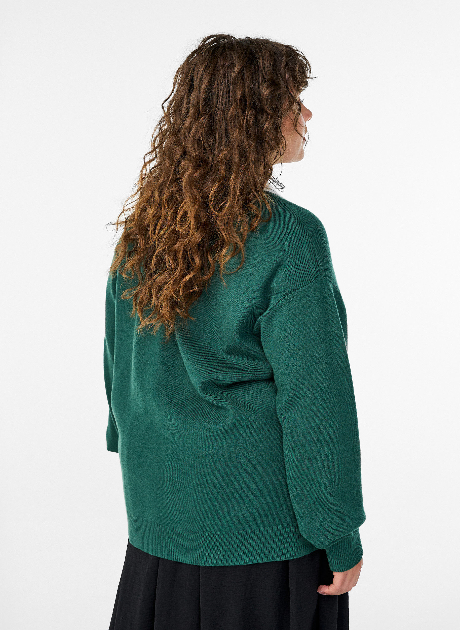 Zizzi Blouse en maille avec col polo et rayures contrastantes, Vert fonc&eacute;, Model image number 2