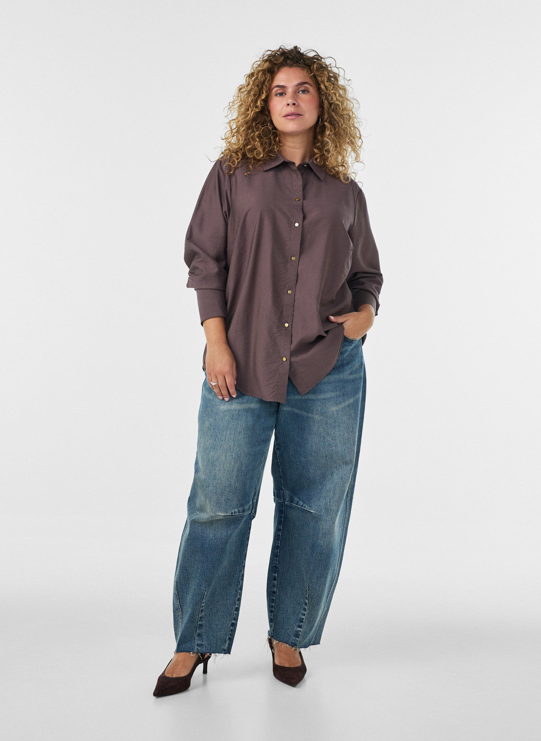 ZizziChemise en viscose avec des boutons dor&eacute;s, Marron, Model image number 1