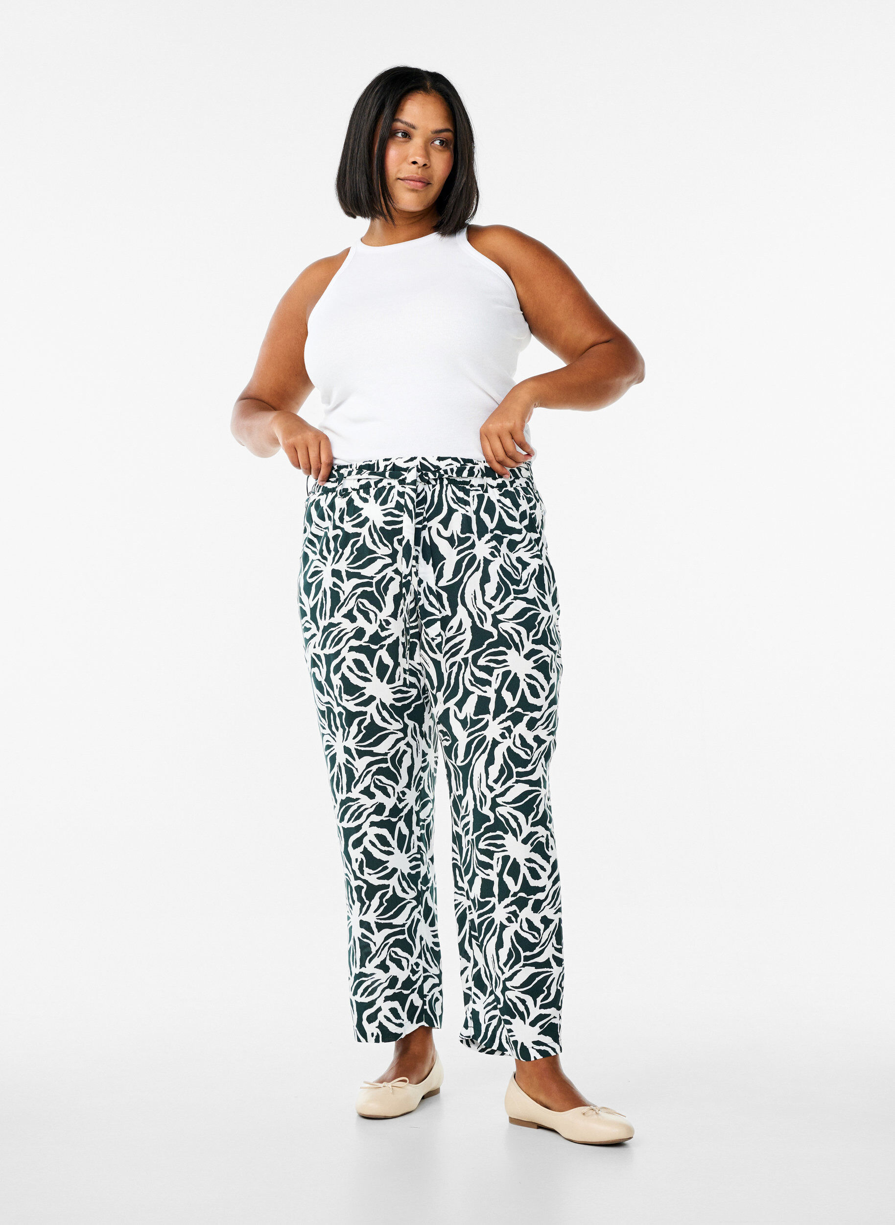 Zizzi Hose mit hohem Bund aus Viskose., Gr&uuml;n, Model image number 0