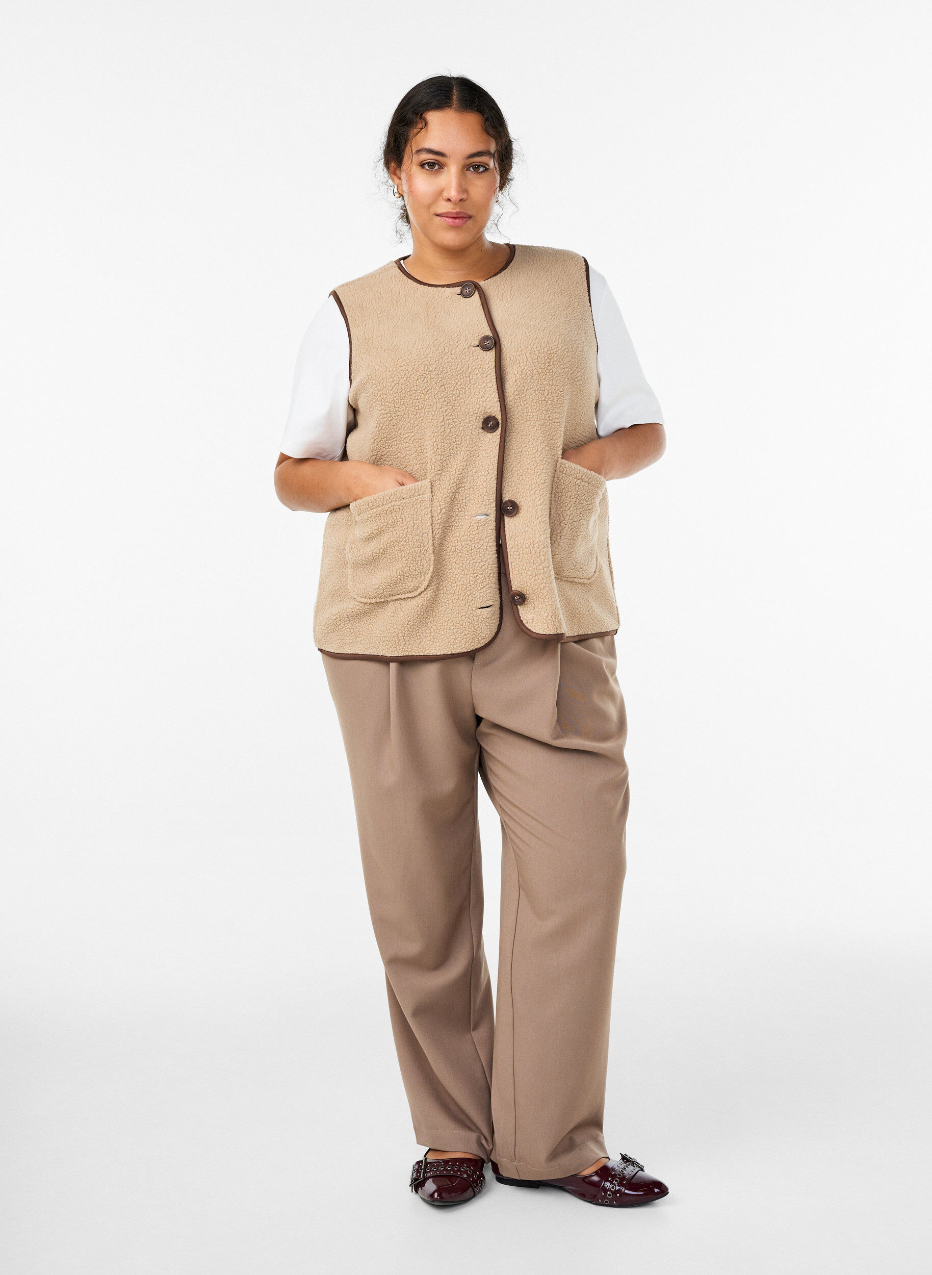Zizzi Dressehose mit hohem Bund und geradem Bein, Braun, Model image number 1
