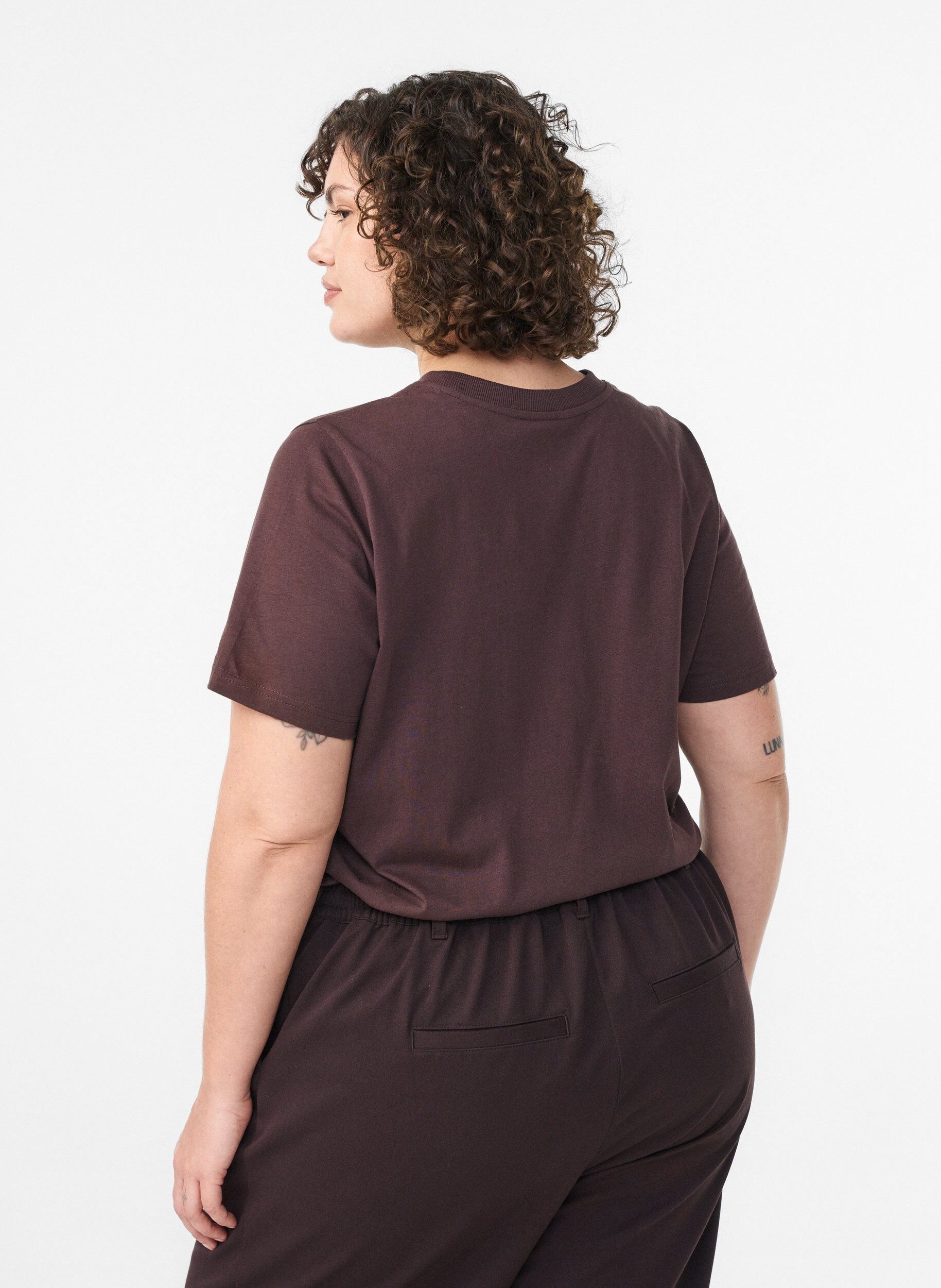Zizzi Basic-T-Shirt aus Baumwolle mit Rundhalsausschnitt, Braun, Model image number 2
