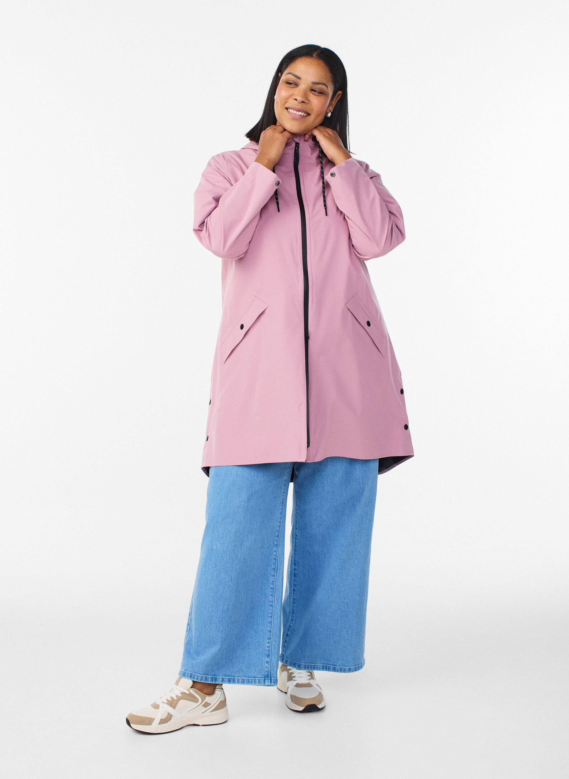 Zizzi Veste de pluie avec poches et capuche, Rose, Model image number 1