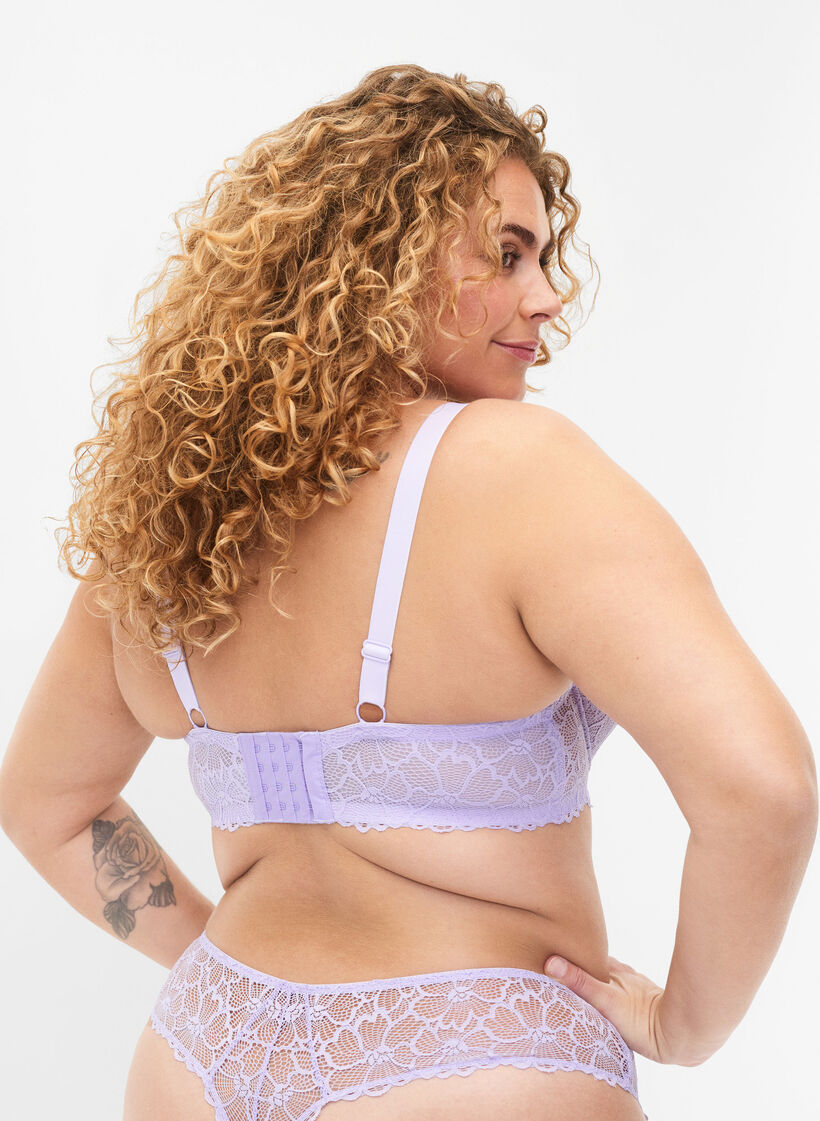 Vollständig mit Spitze überzogener BH mit Bügeln, lila, Model image number 1