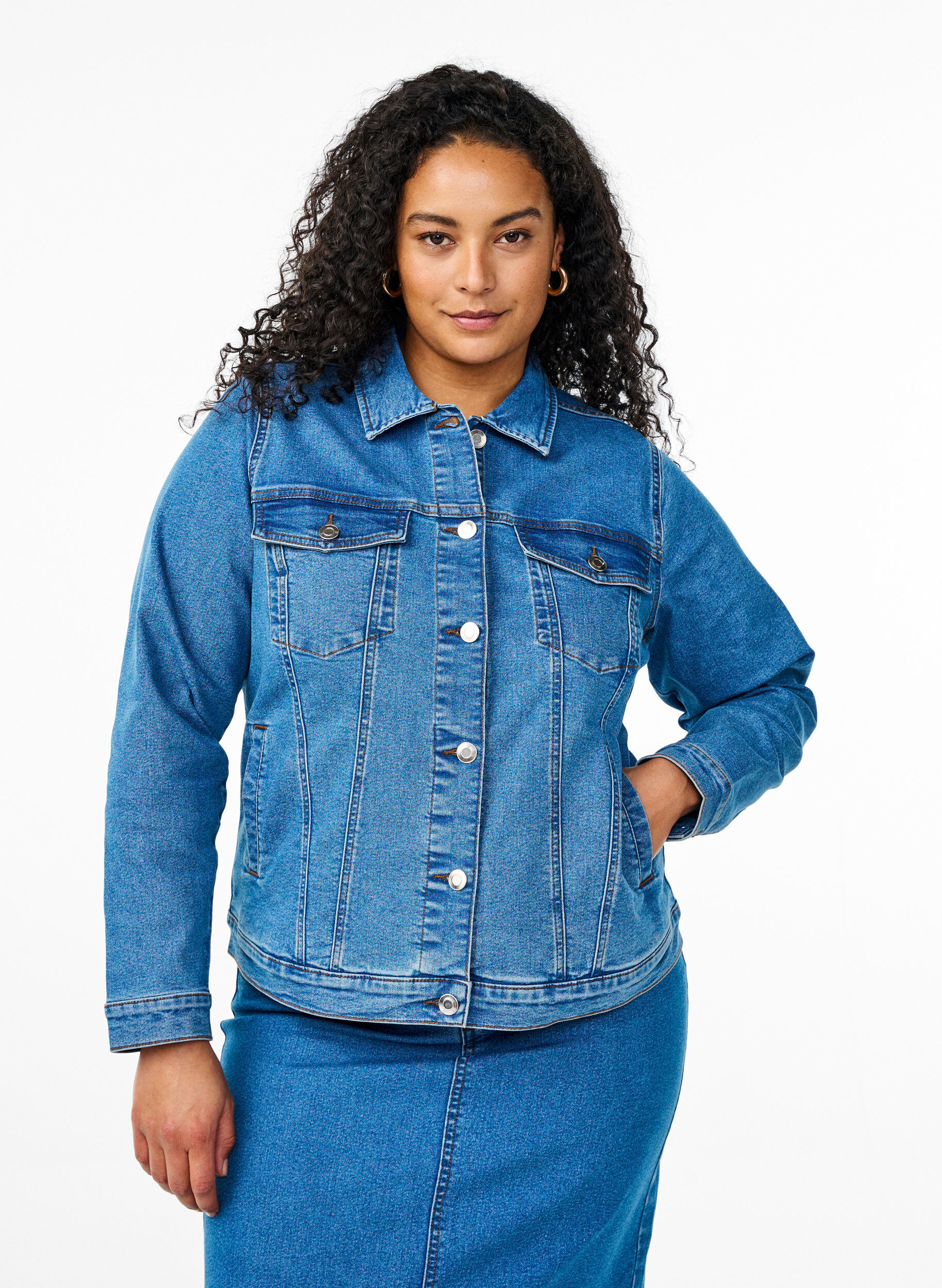 Zizzi FLASH - Denim-Jacke aus elastischer Baumwollmischung, Blau, Model image number 0