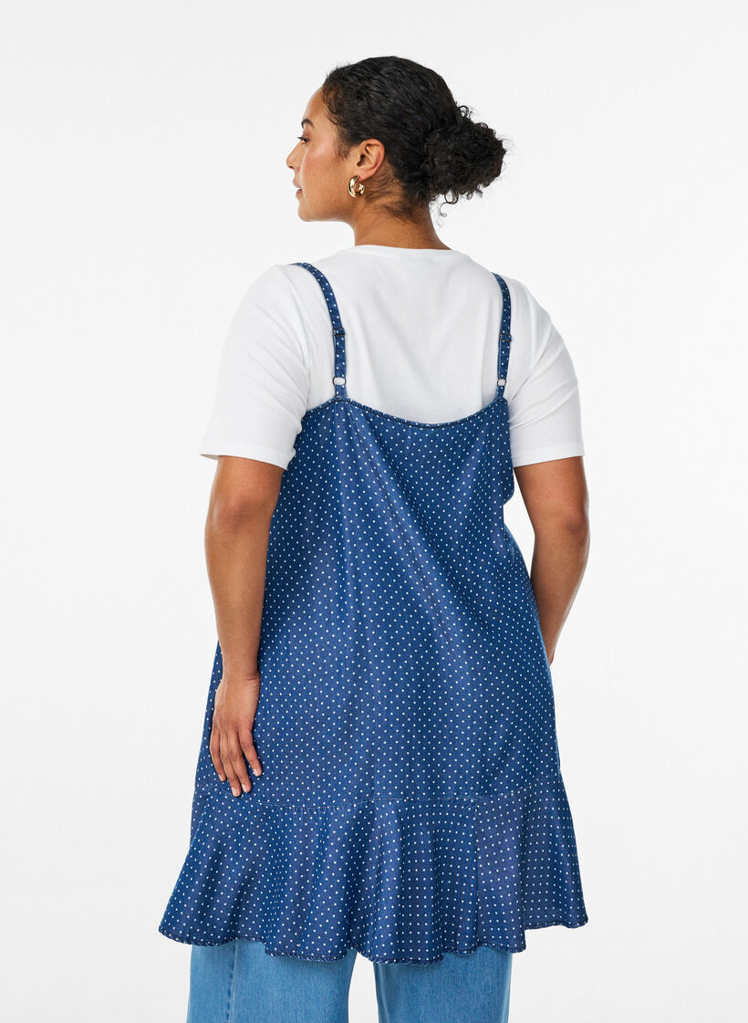 Knielanges Tr&auml;gerkleid aus TENCEL&trade; Lyocell in Denim-Optik, Blau, Model image number 2