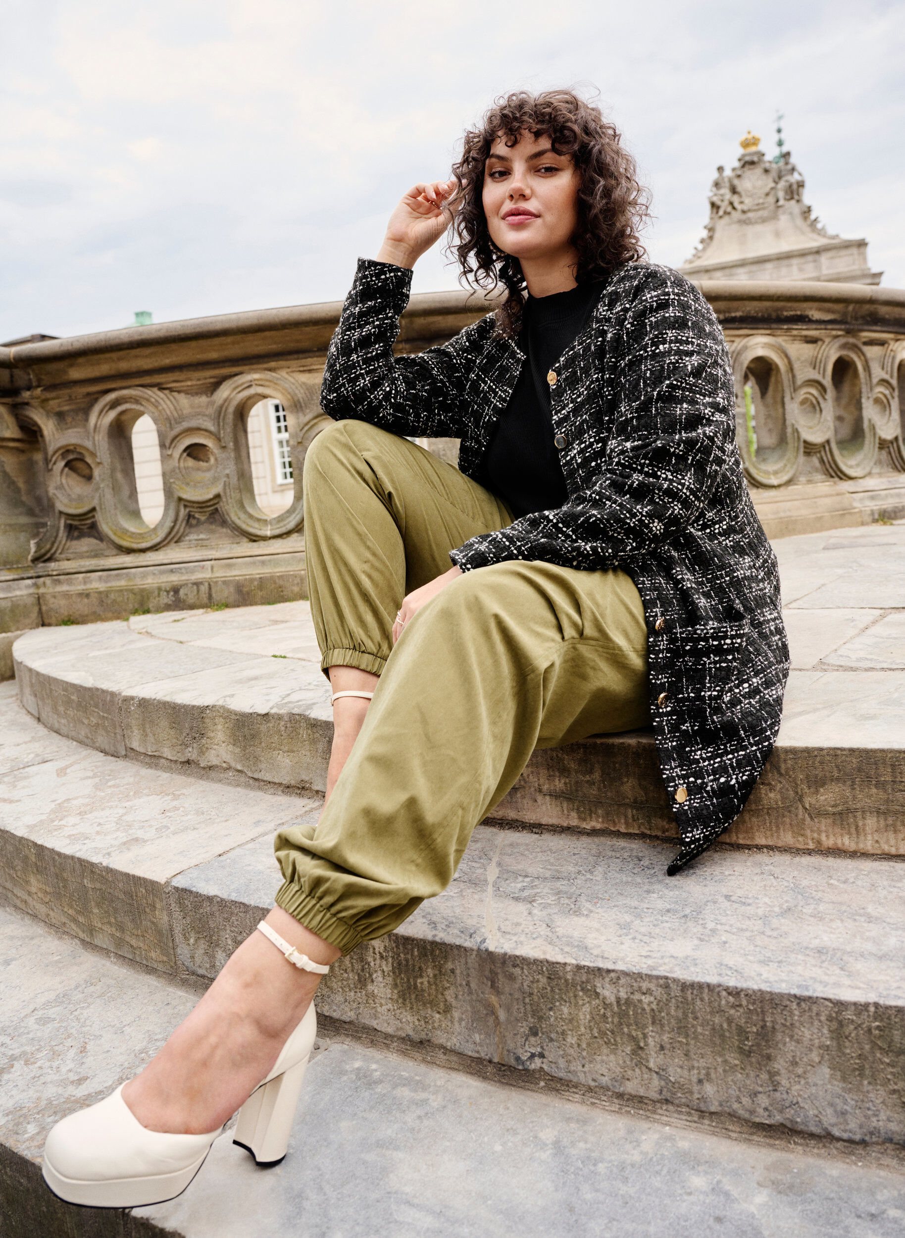 Zizzi Lockere Hose mit Gummizug, Martini Olive, Image image number 0