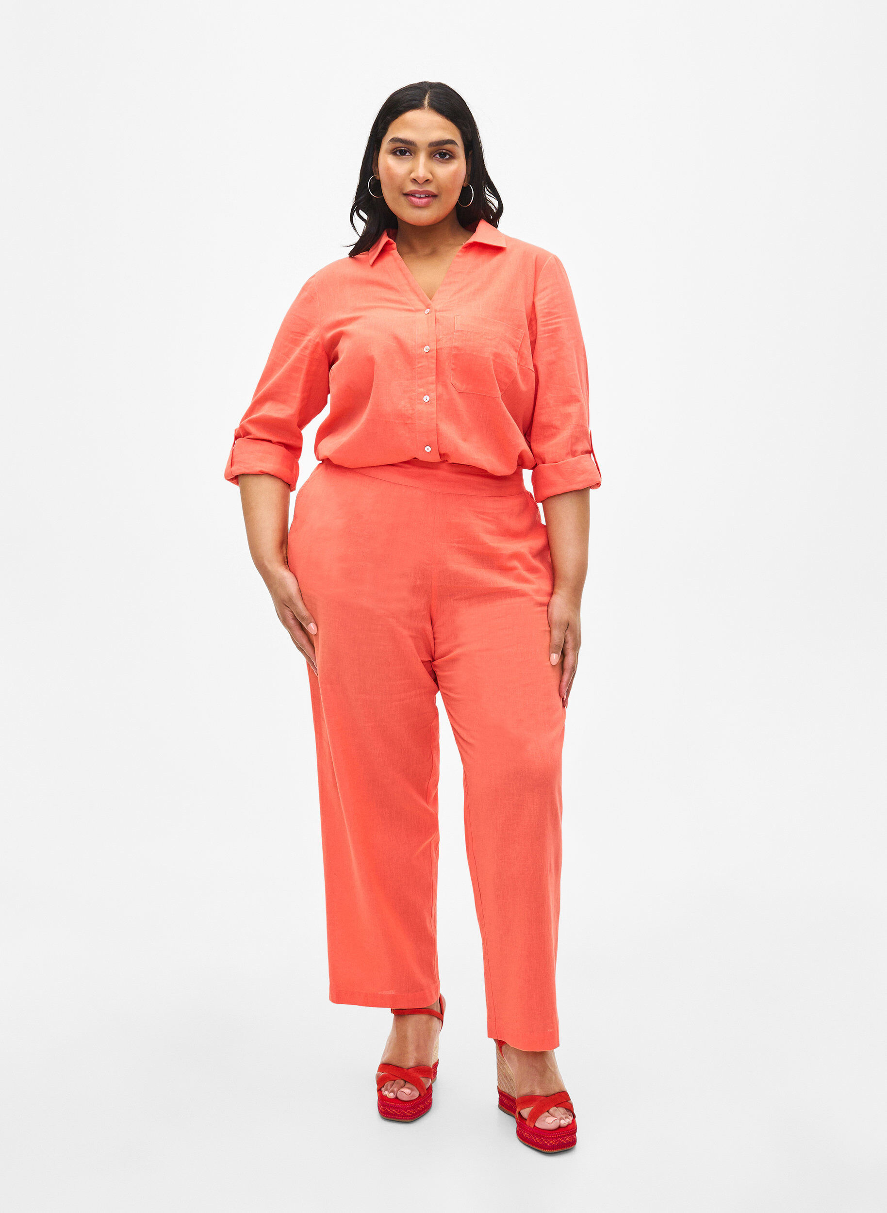 Zizzi Pantalon ample en lin et coton m&eacute;lang&eacute;s, Living Coral, Model image number 0